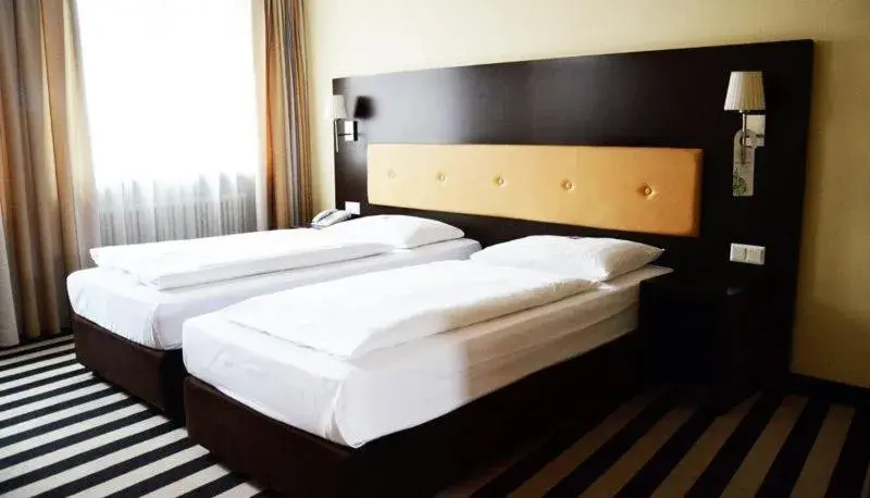 Bed in Bristol Hotel - Frankfurt City - Central Station - Messe Bed in Bristol Hotel - Frankfurt City - Central Station - Messe