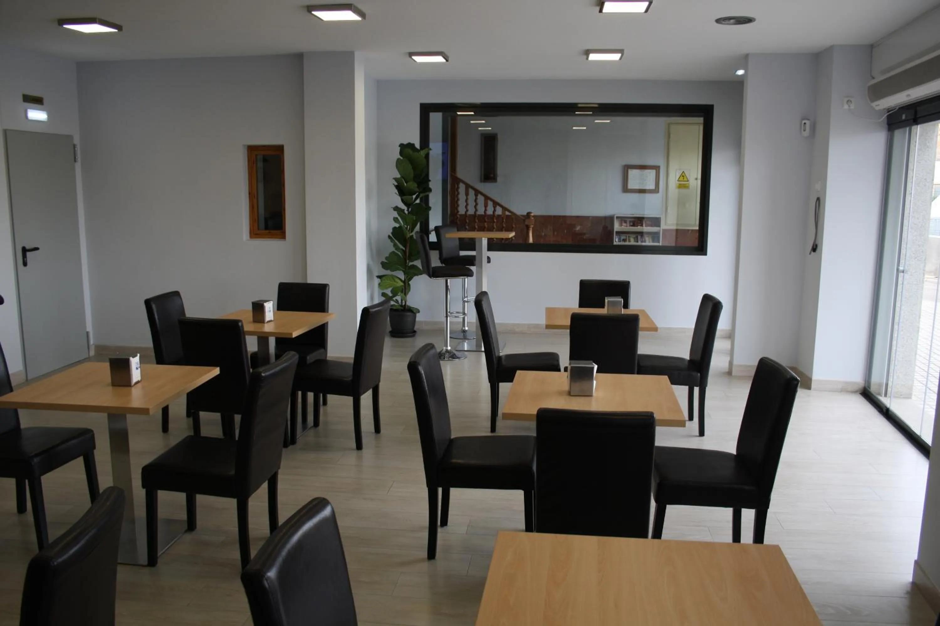 Lounge or bar in Hotel Mar de Aragón