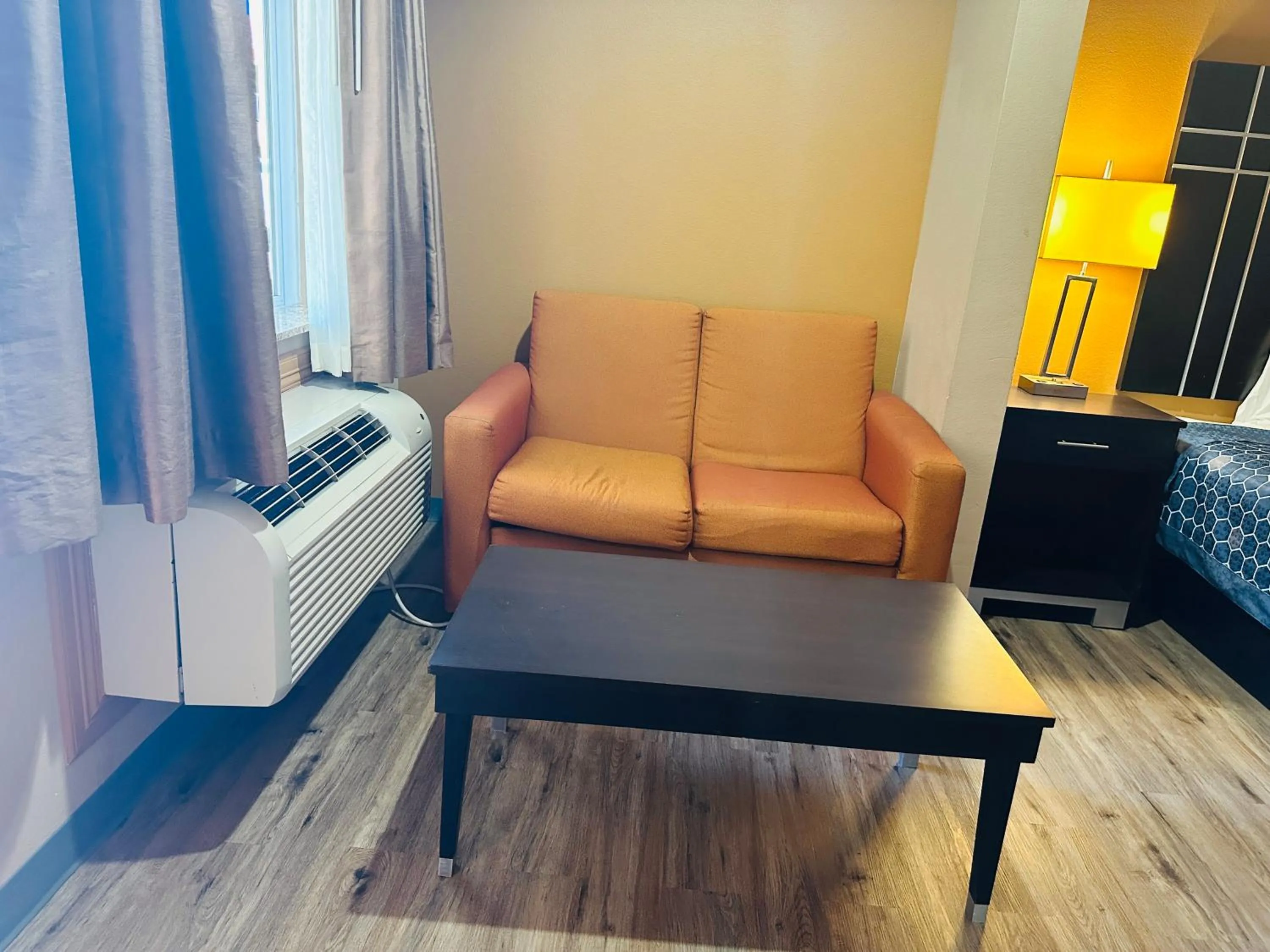 room service in Executive Inn & Suites