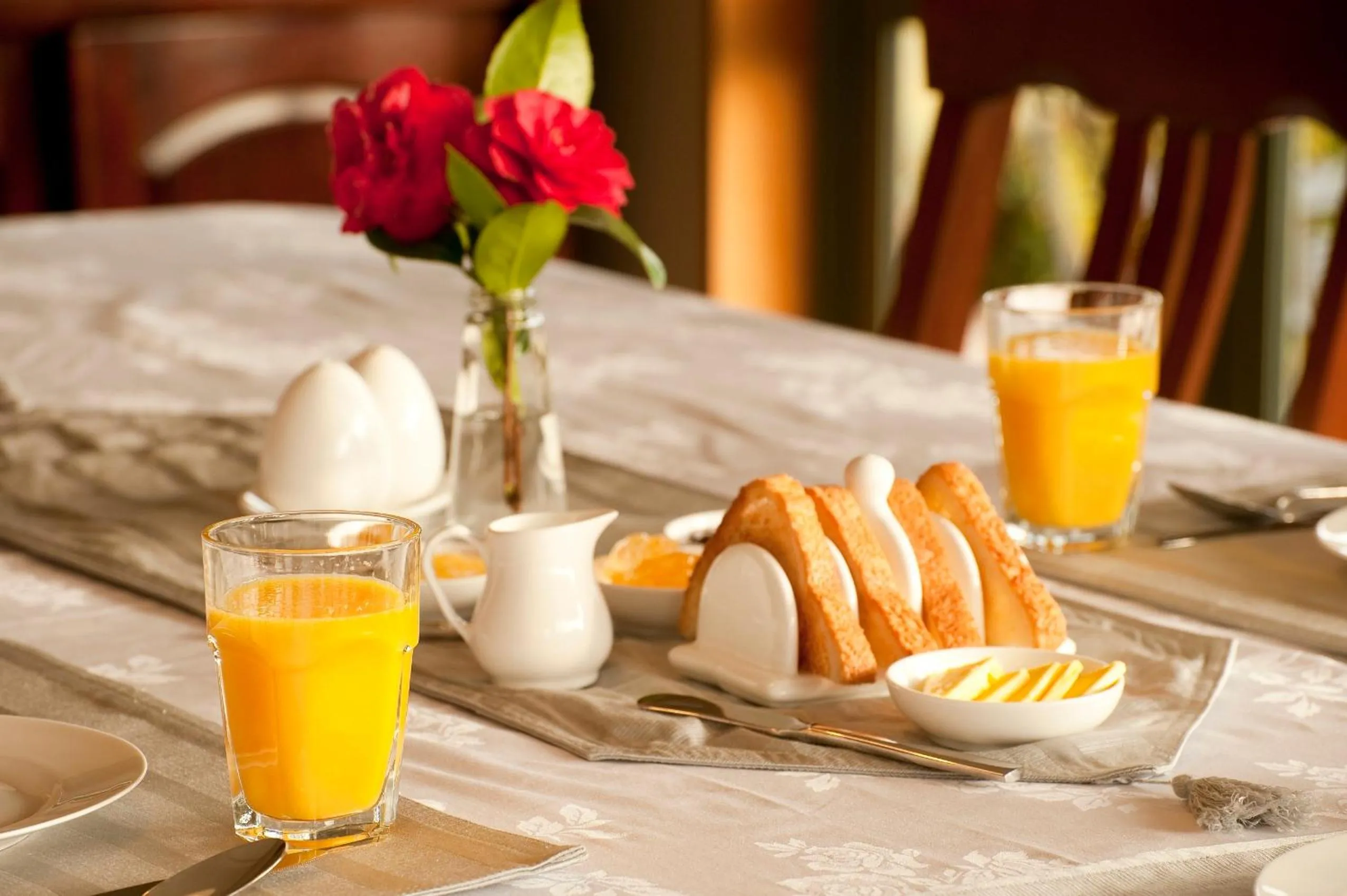 Restaurant/places to eat in Whakaipo Lodge