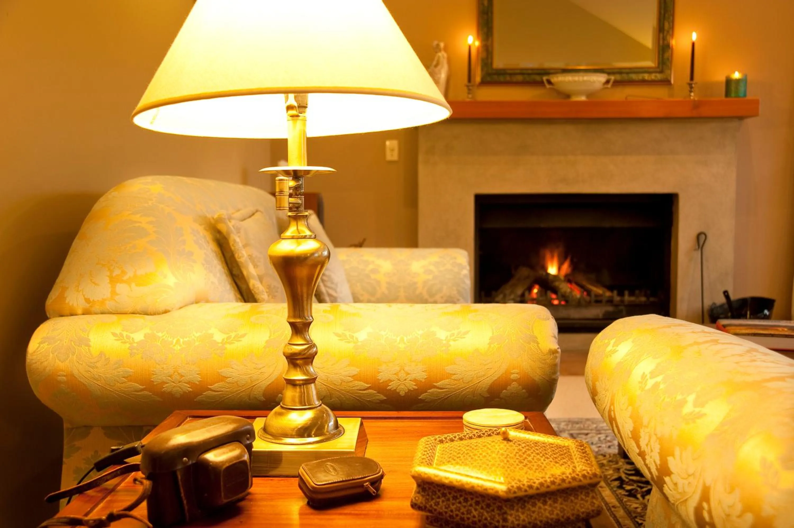 Library in Whakaipo Lodge