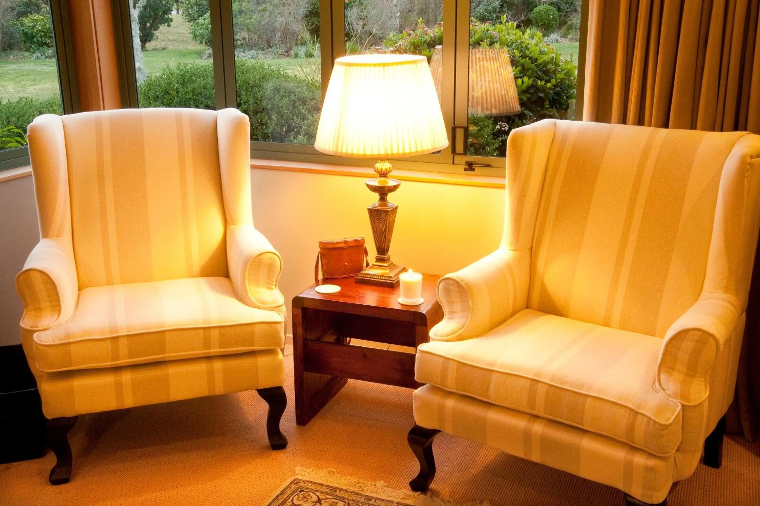 Library in Whakaipo Lodge