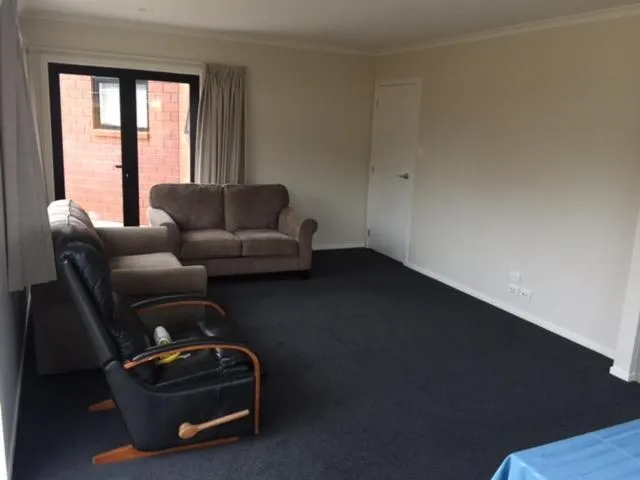 Seating area in Brooklyn Motor Lodge