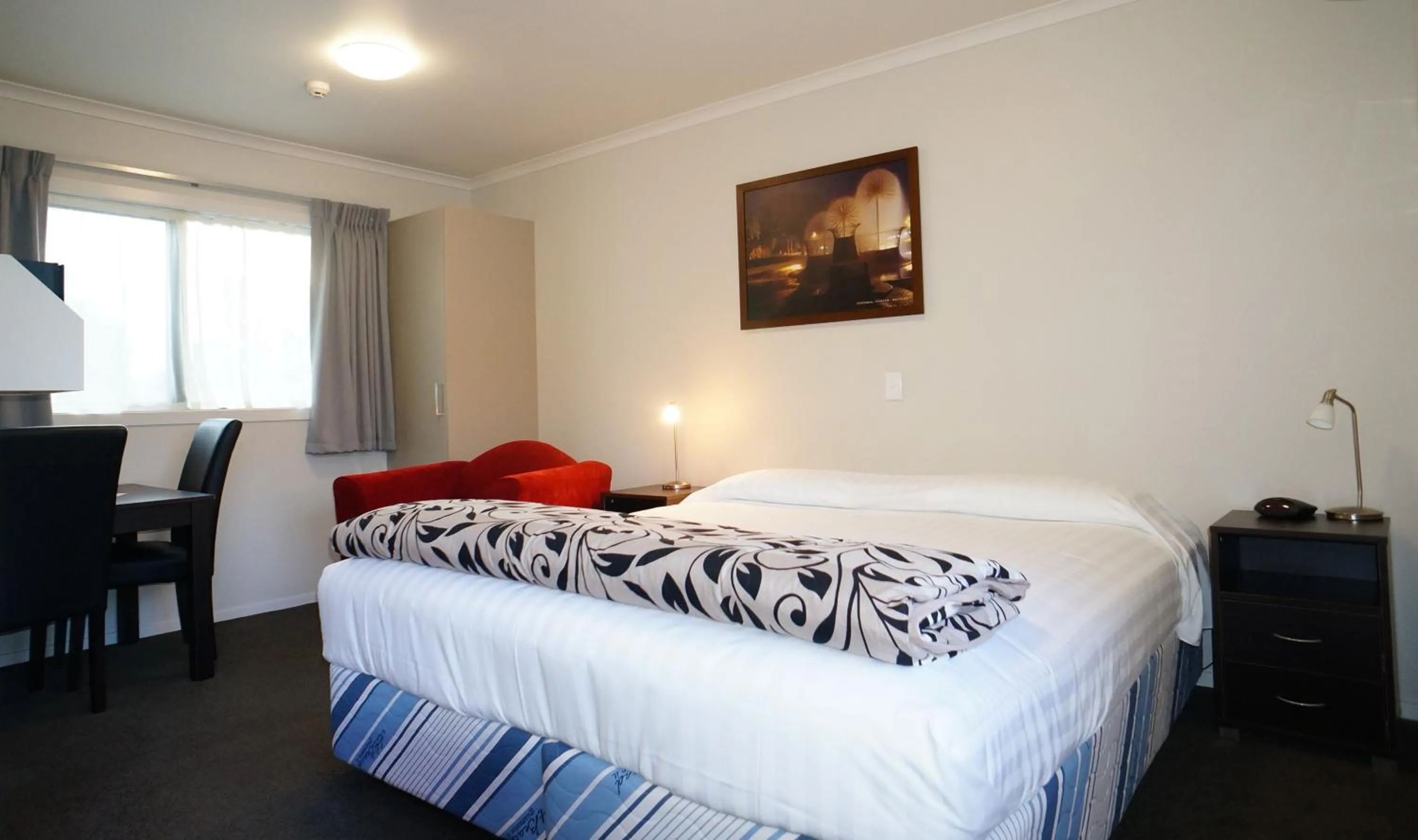 Day, Bed in Brooklyn Motor Lodge