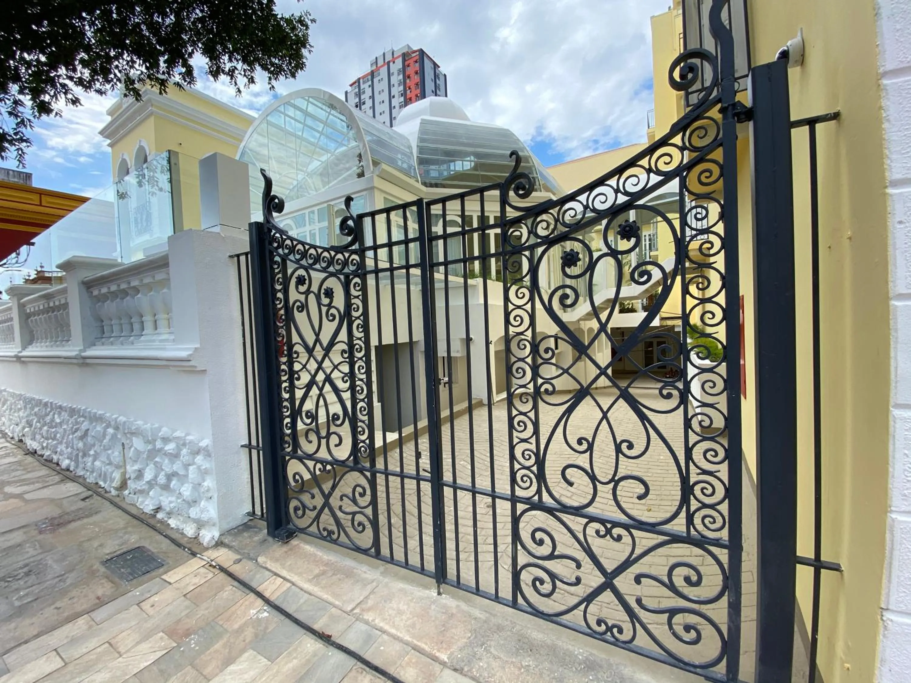 Facade/entrance in Juma Ópera Boutique Hotel & Spa