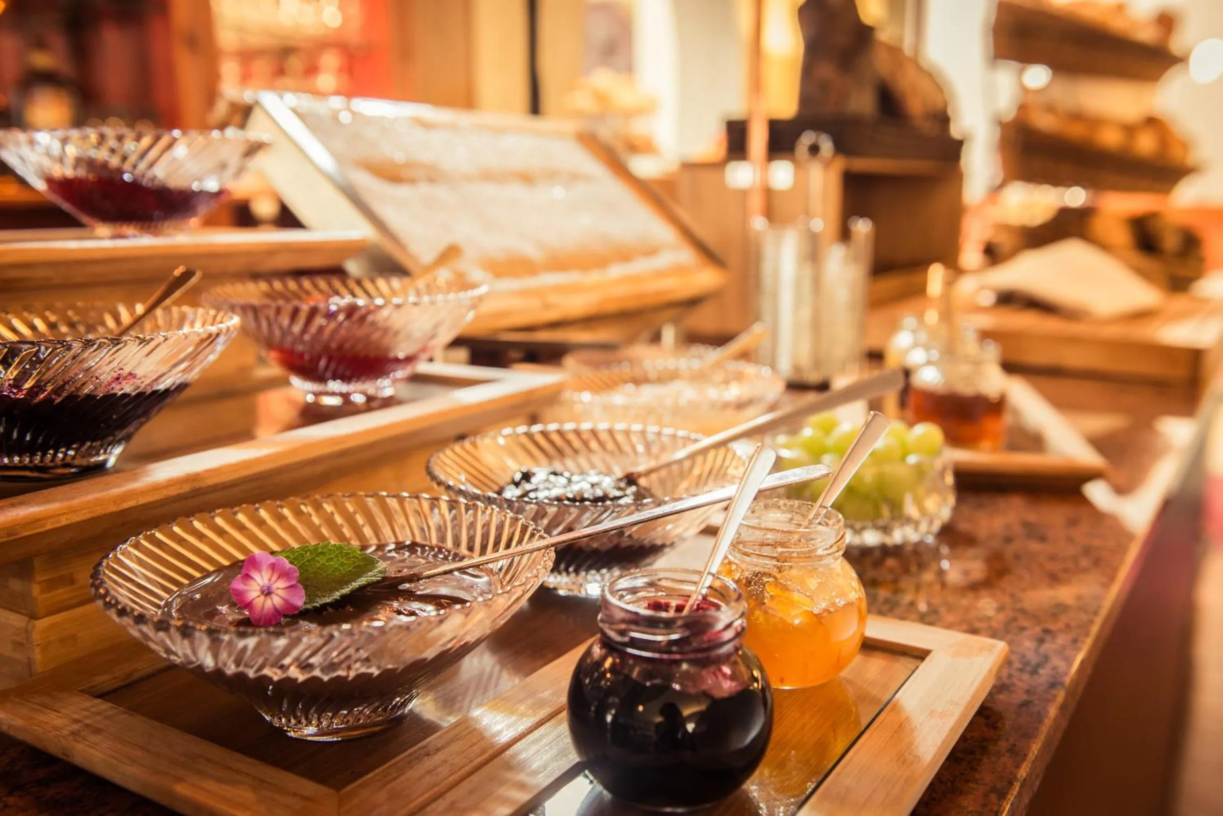 Food and drinks in Hotel Wegner - T h e culinary art hotel