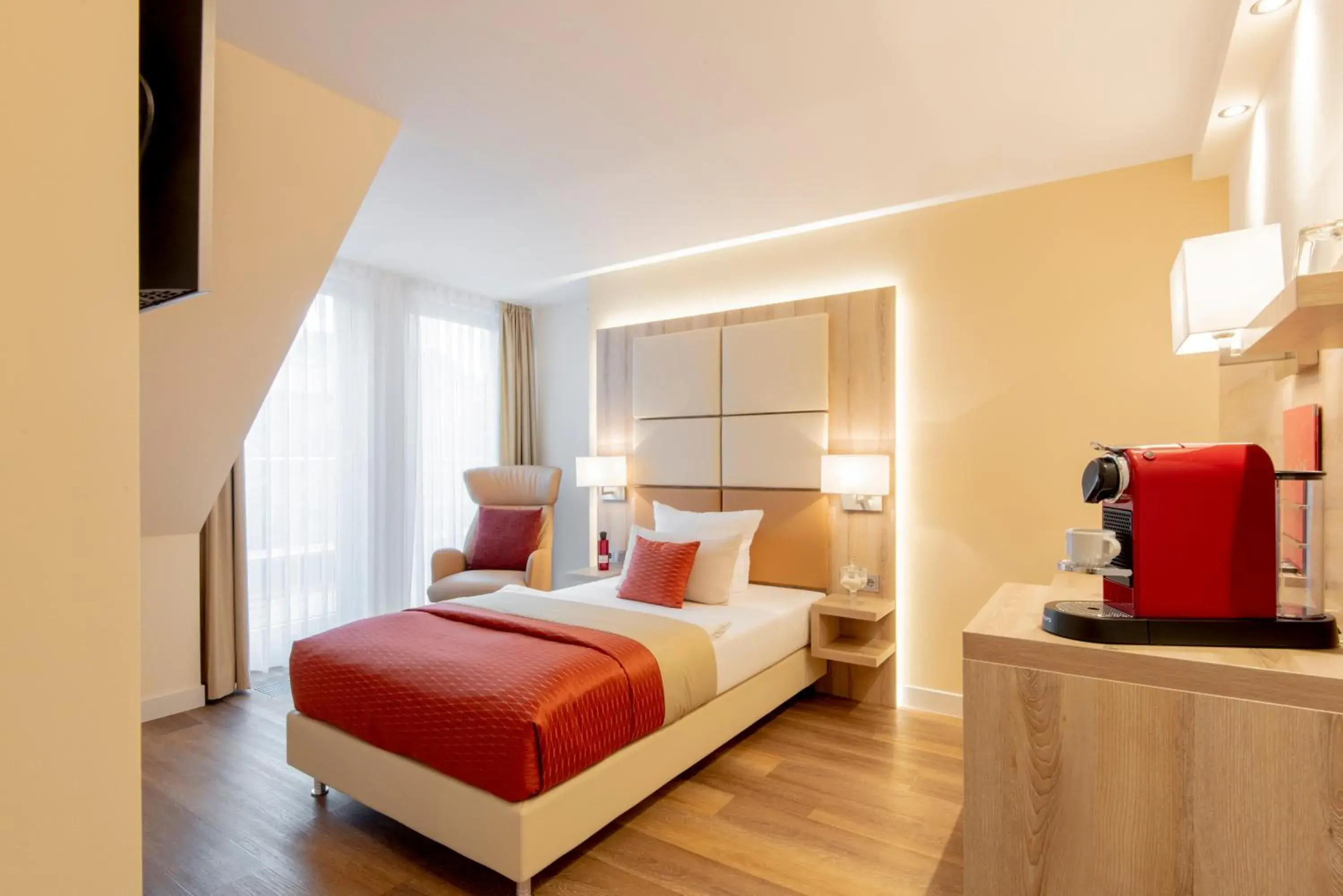 Coffee/tea facilities, Bed in Hotel Wegner - T h e culinary art hotel Coffee/tea facilities, Bed in Hotel Wegner - T h e culinary art hotel