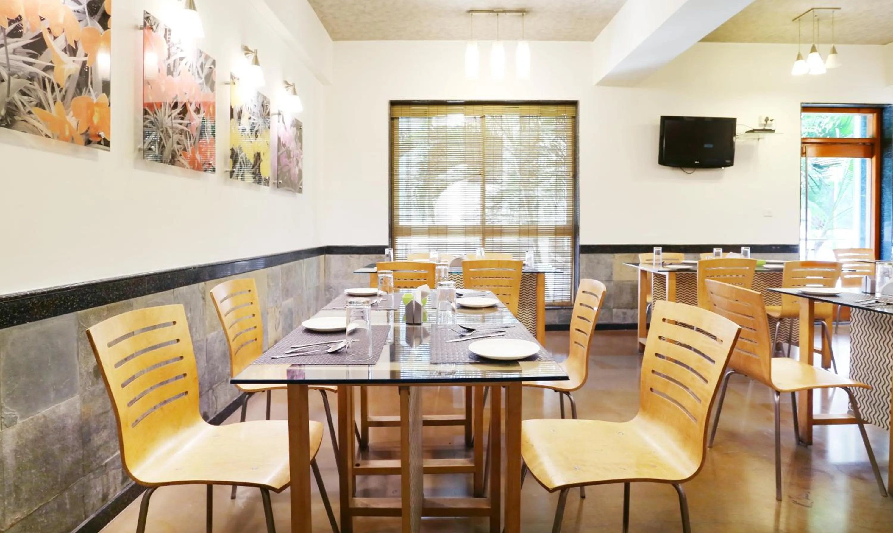 Restaurant/places to eat in Treebo Edha Suites Koramangala