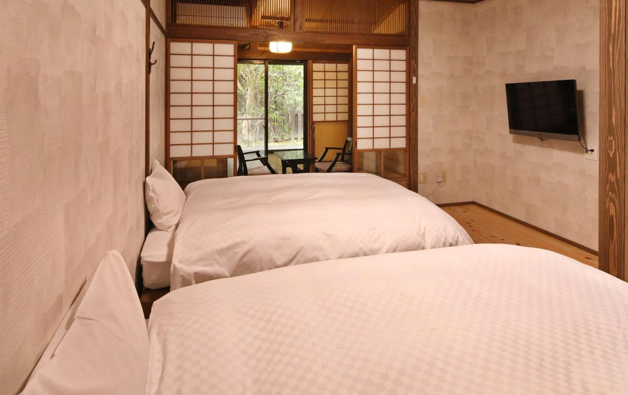 Photo of the whole room, Bed in Yamashinobu