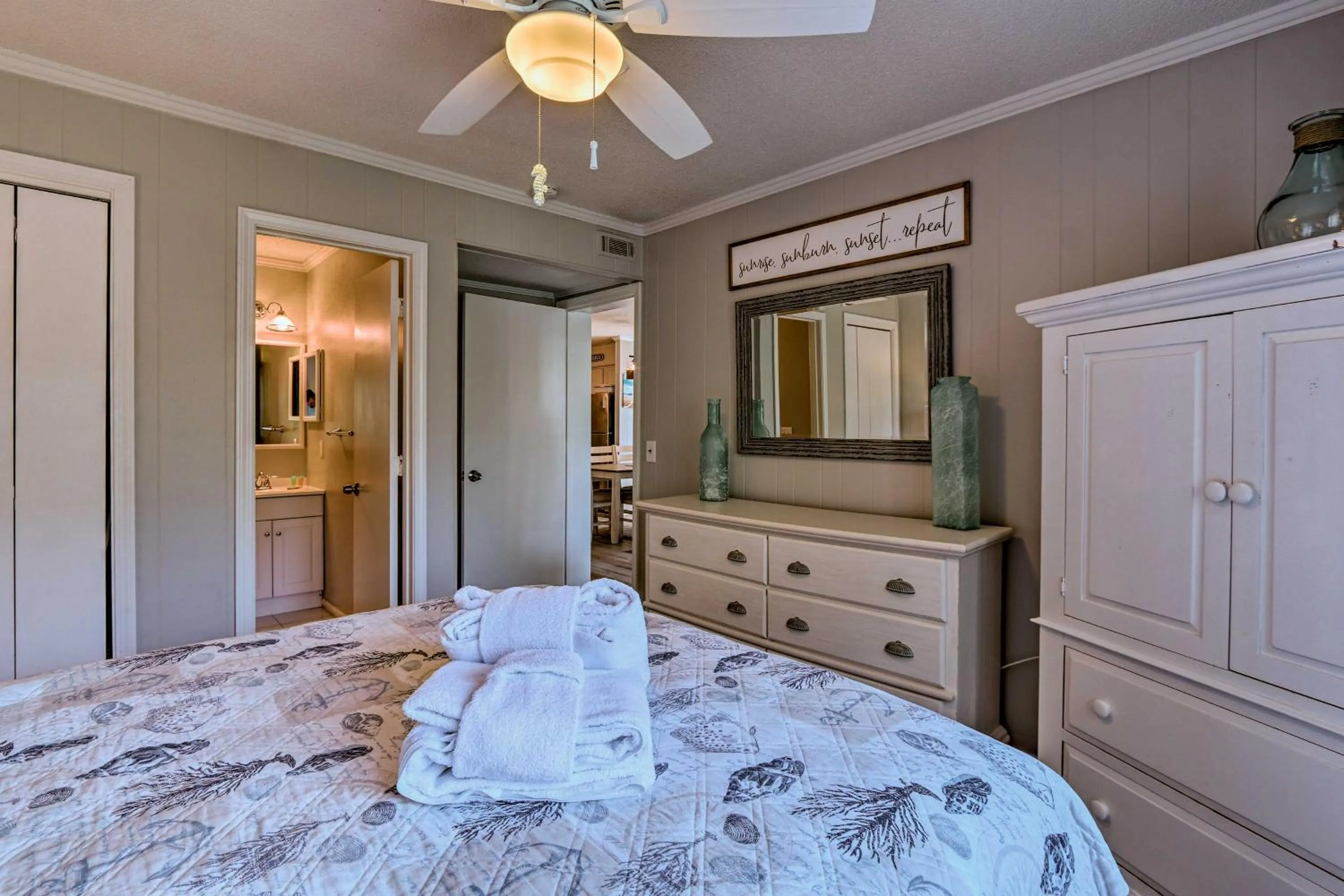 Bed in Relax by Pool and Walk to Beach Hilton Head Condo!