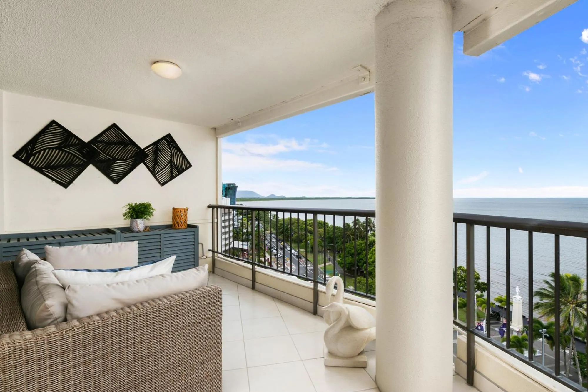 Sea view in Cairns Aquarius