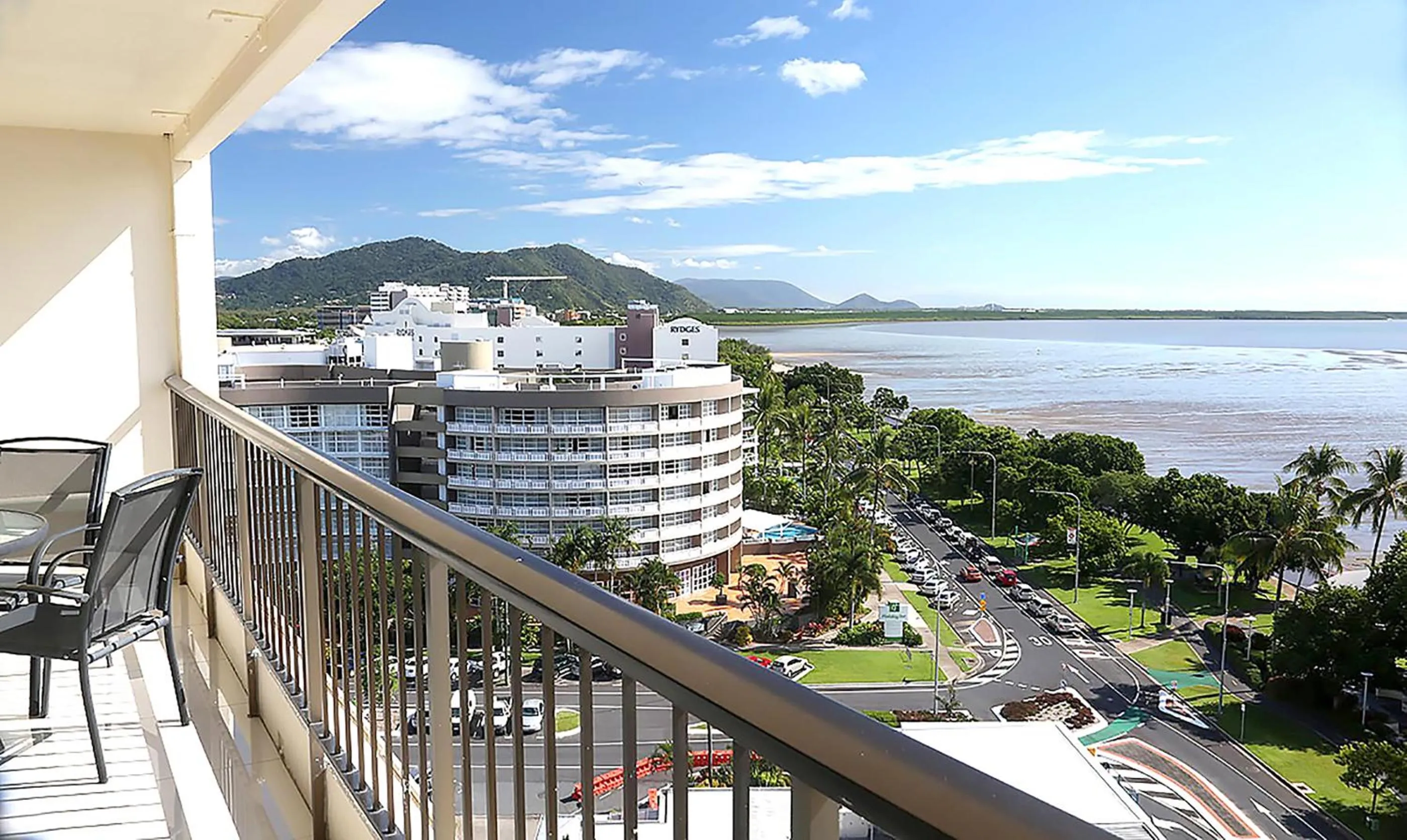 Balcony/Terrace in Cairns Aquarius