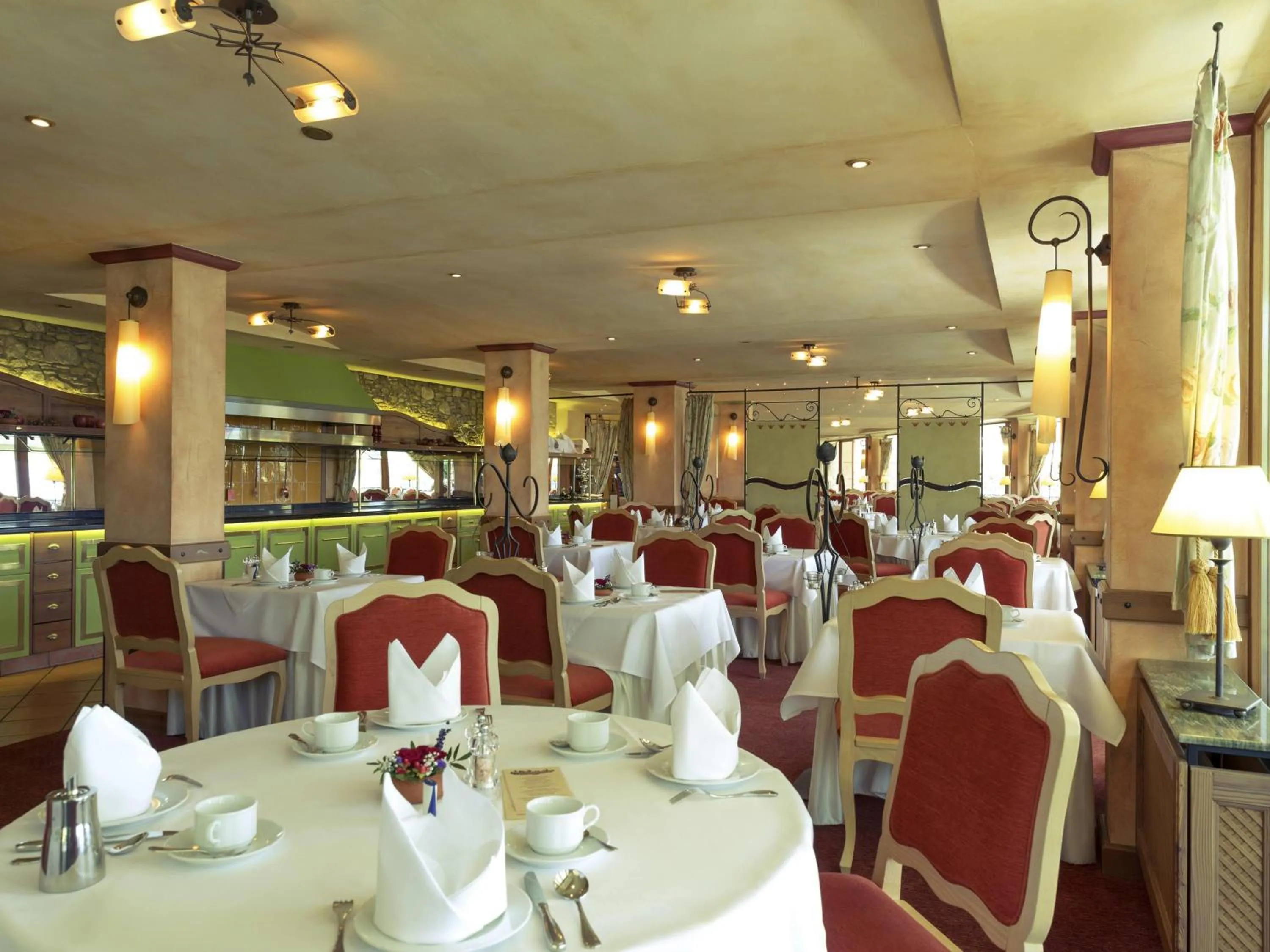 Restaurant/places to eat in Mercure Hotel Panorama Freiburg