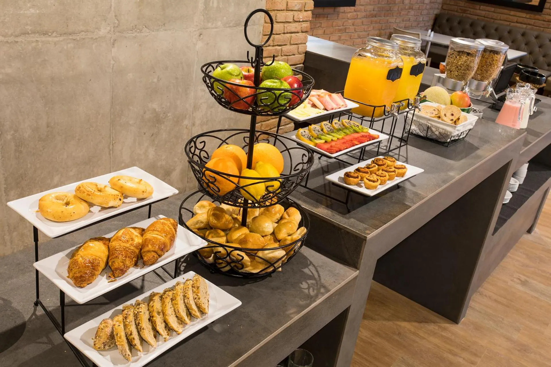 Breakfast in Hotel Quinta Norte Chipichape