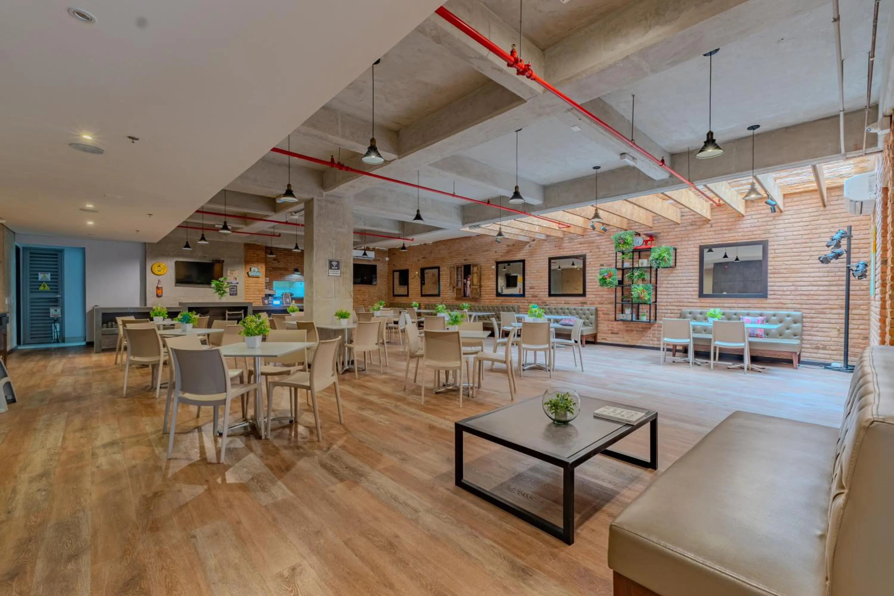 Restaurant/places to eat in Hotel Quinta Norte Chipichape