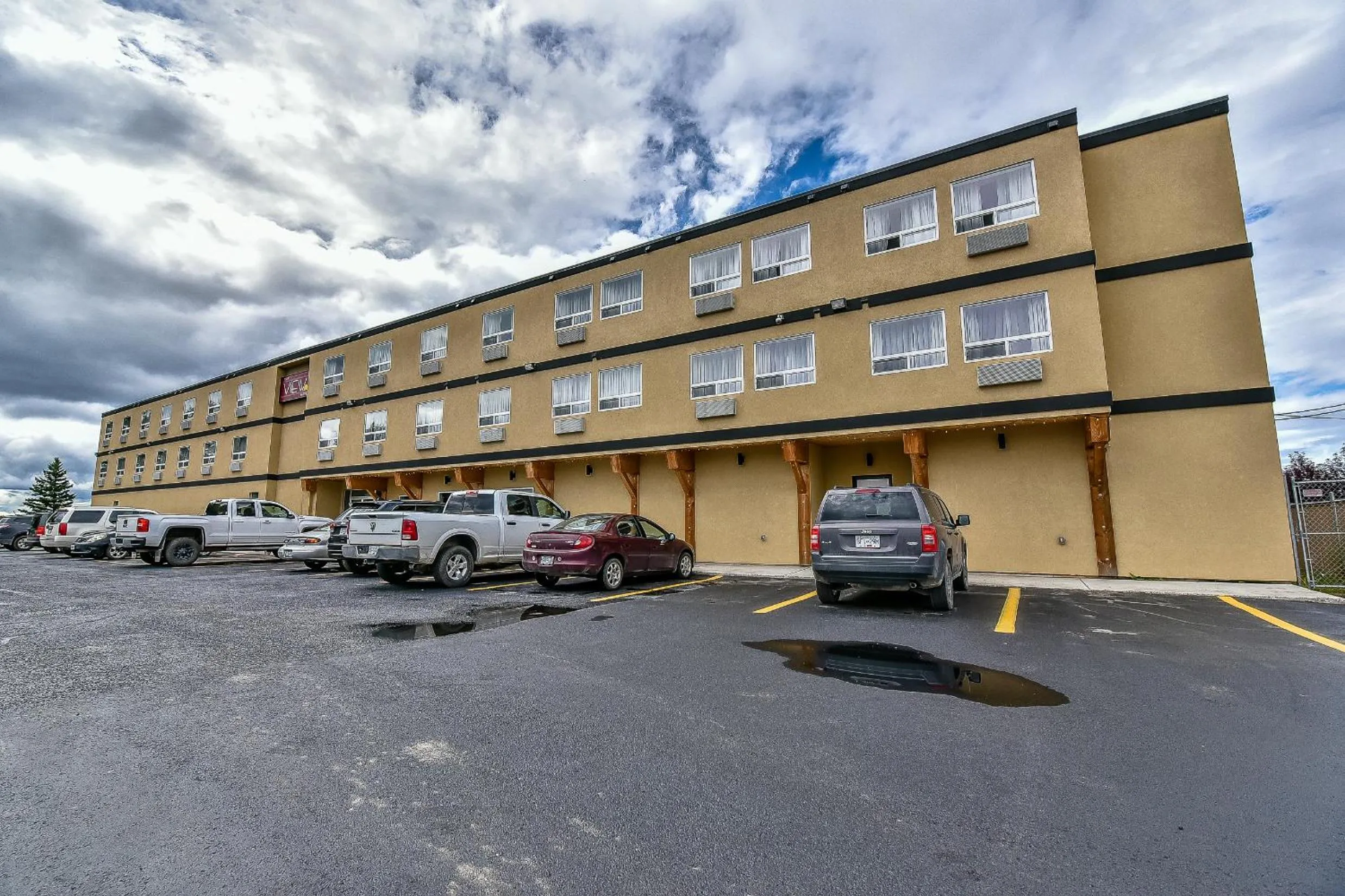 Facade/entrance in The View Hotel