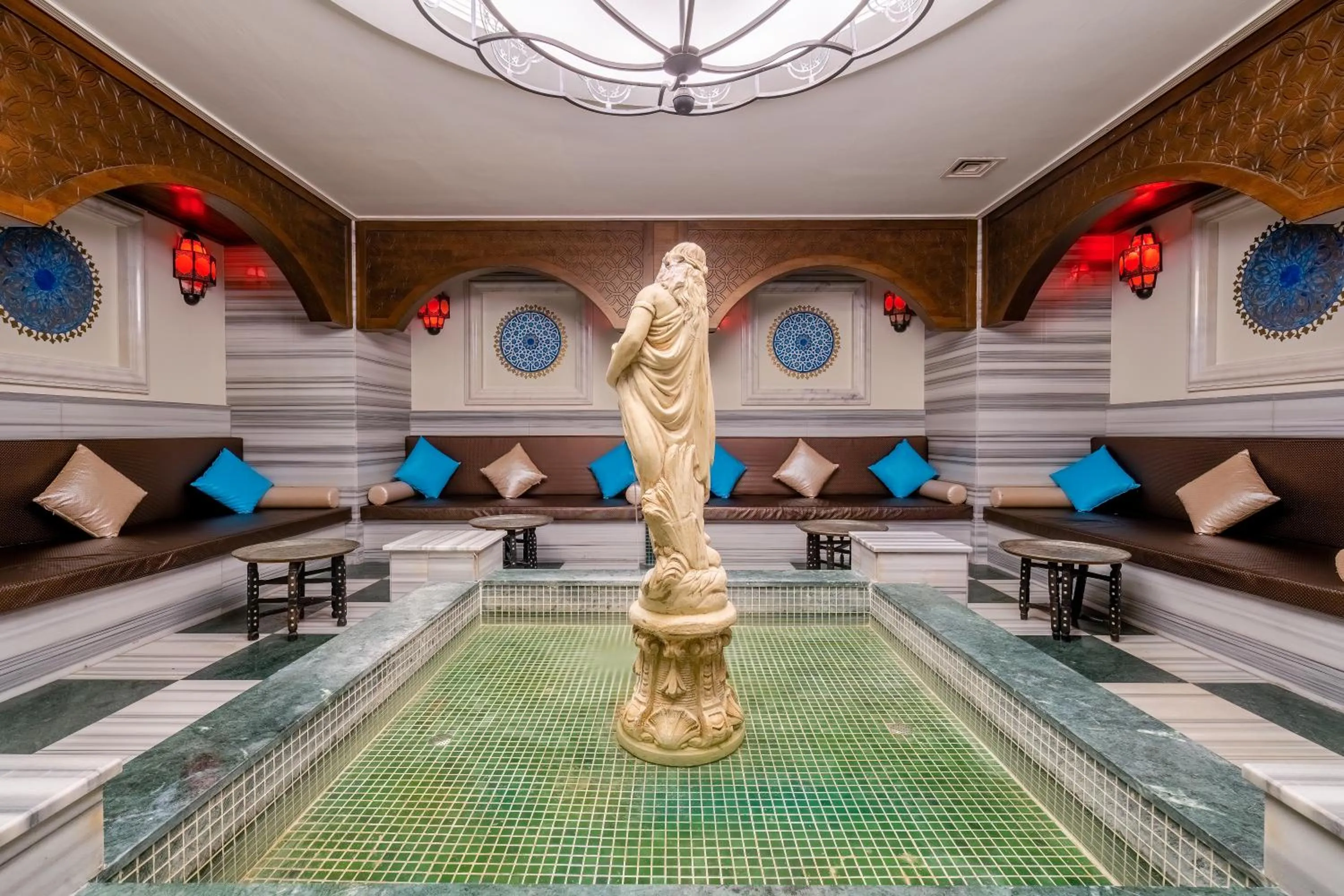 Spa and wellness centre/facilities in Bellis Deluxe Hotel & Heated for Winter Aqua Park