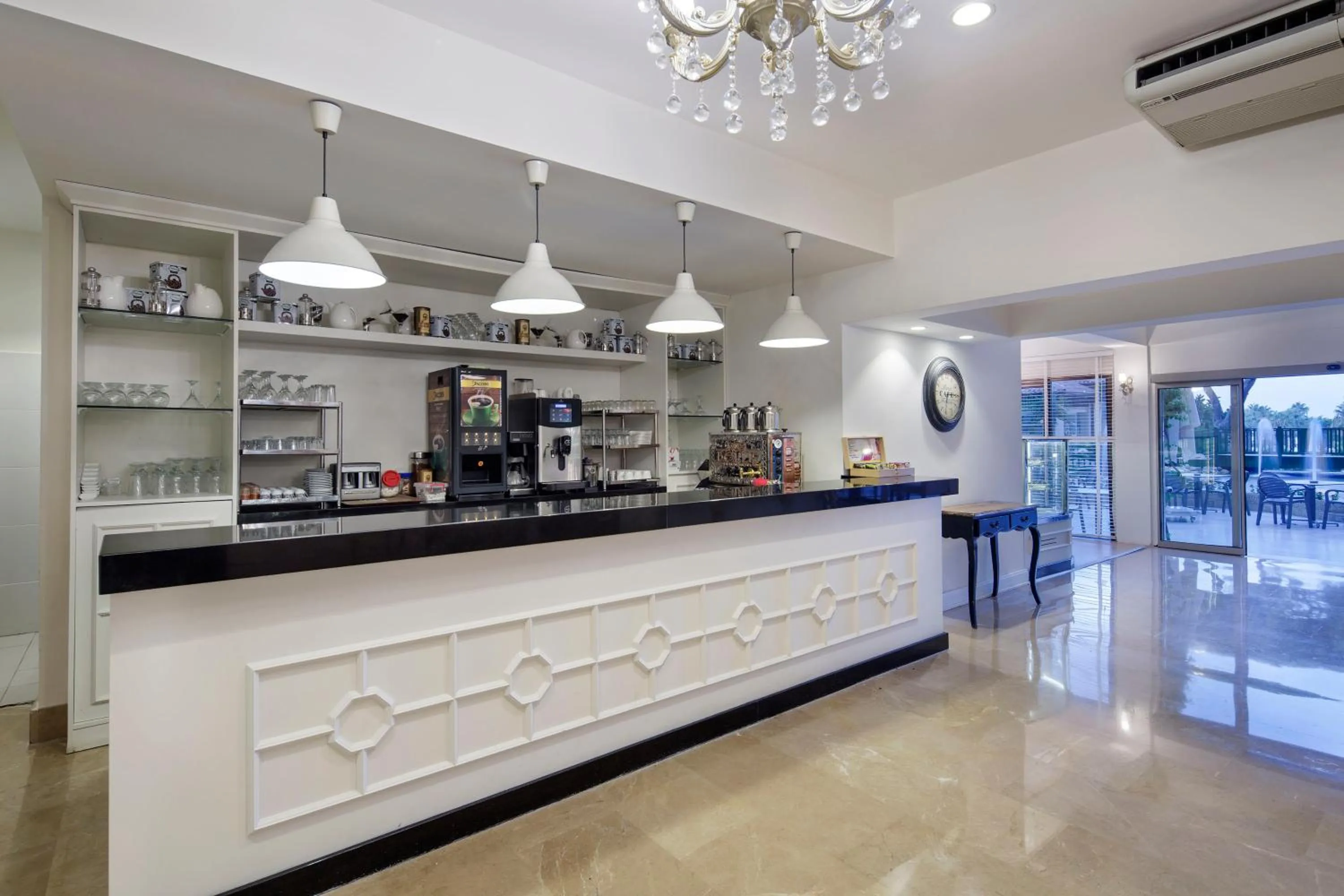 Restaurant/places to eat in Bellis Deluxe Hotel & Heated for Winter Aqua Park