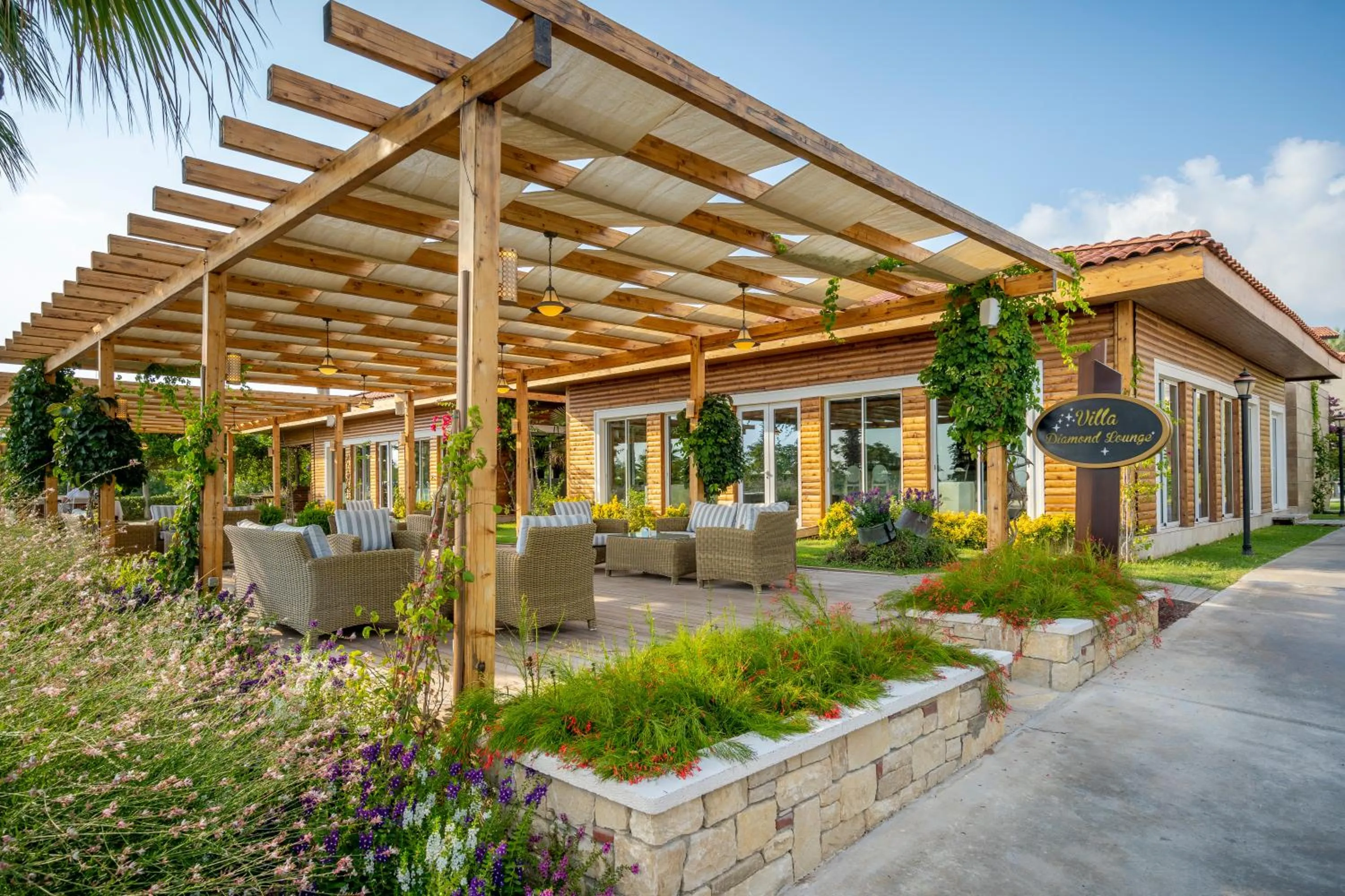 Lounge or bar in Bellis Deluxe Hotel & Heated for Winter Aqua Park