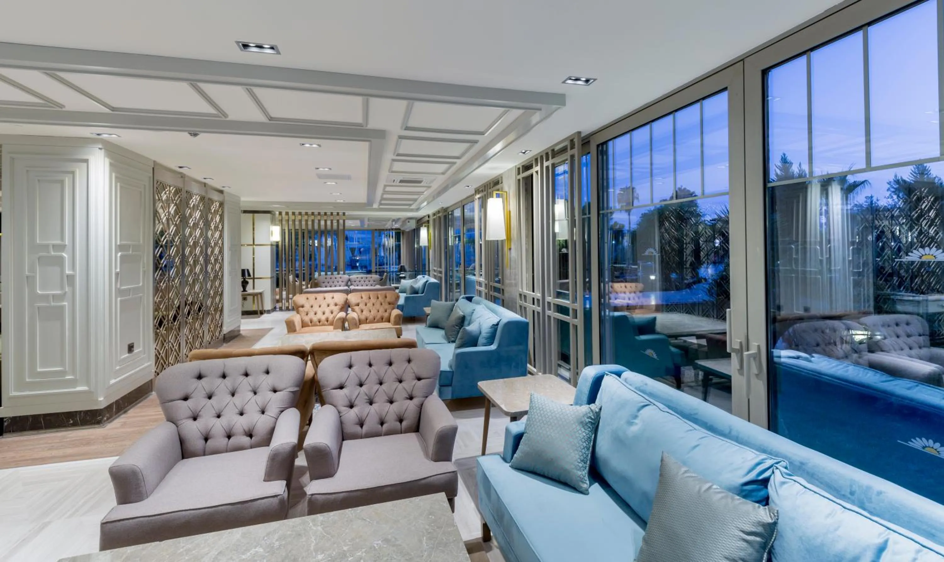 Lobby or reception in Bellis Deluxe Hotel & Heated for Winter Aqua Park