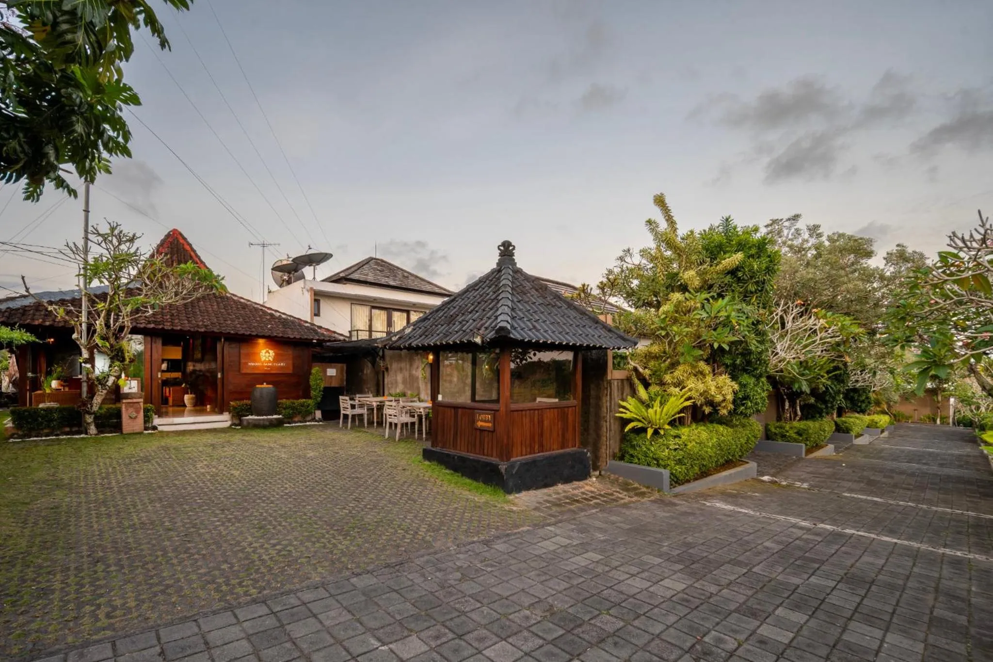 Parking in Nyanyi Sanctuary Villa Tabanan by Ini Vie Hospitality