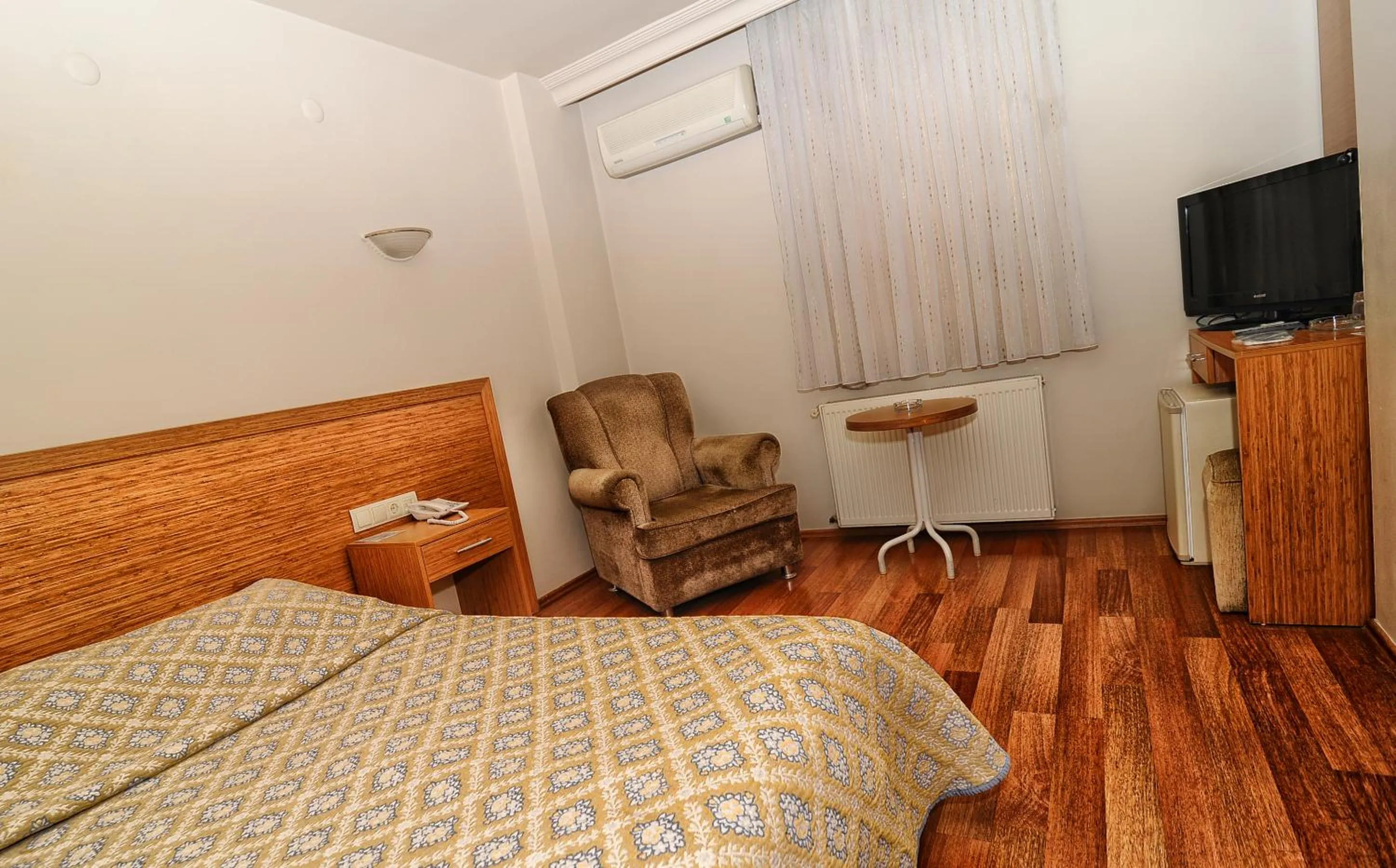 Decorative detail in Serenti Hotel