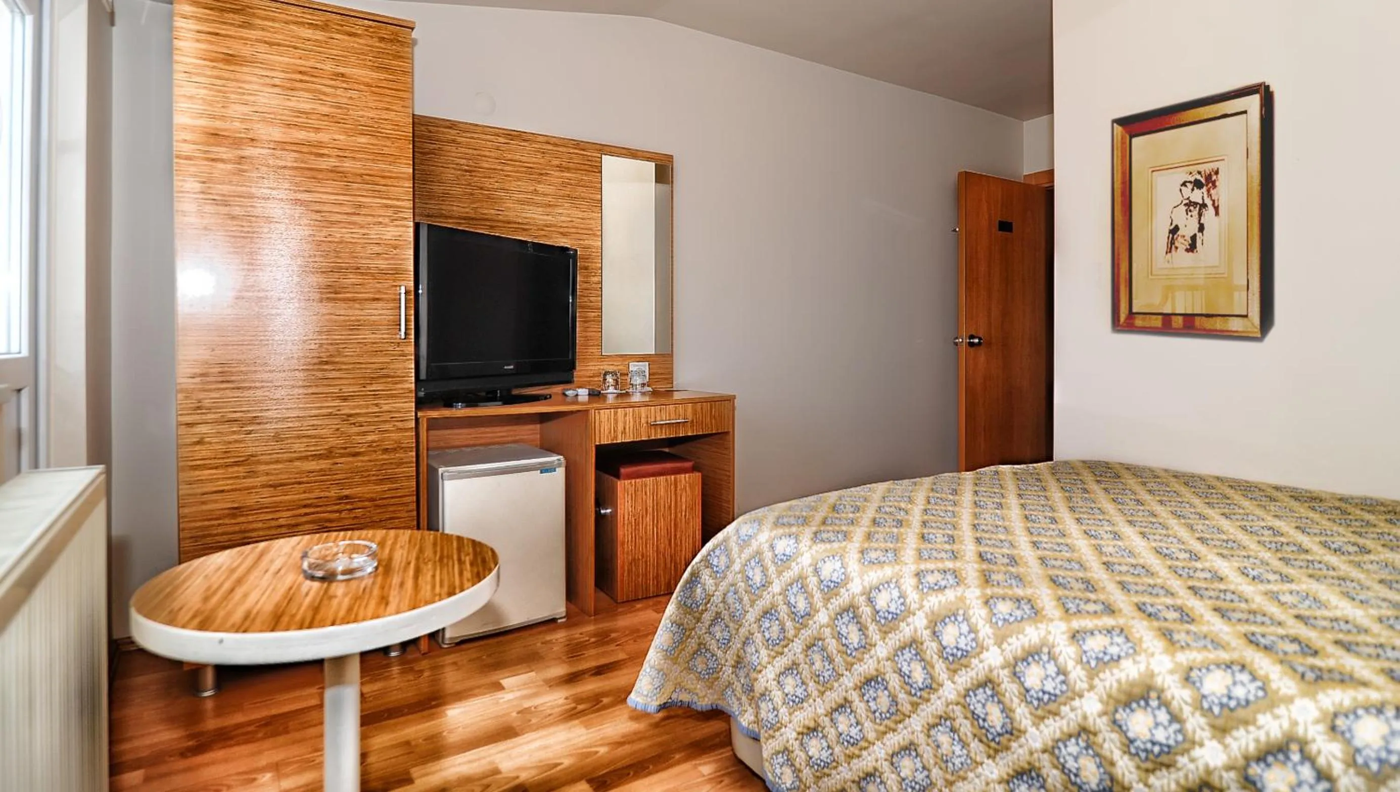 Decorative detail in Serenti Hotel