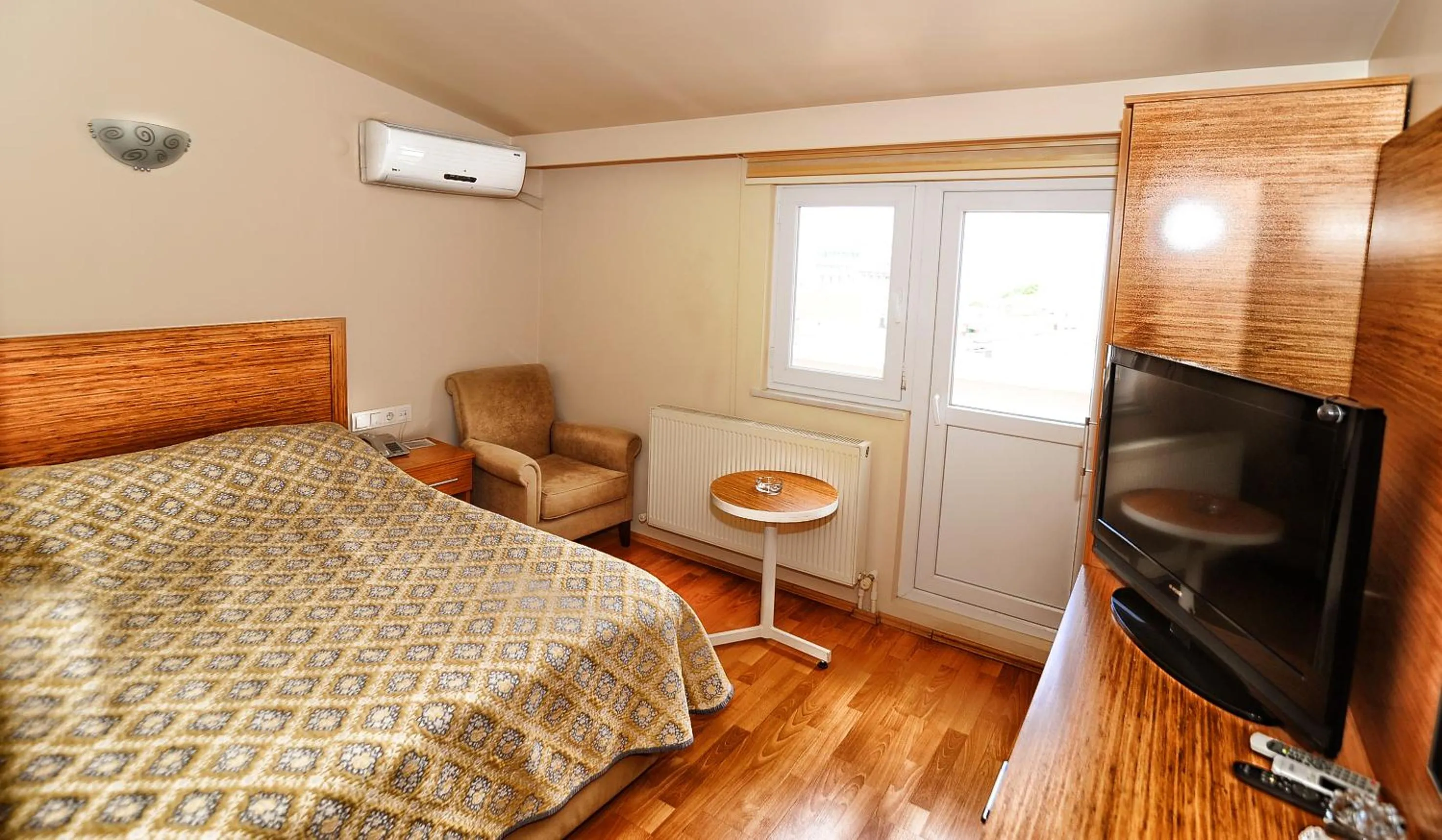 Decorative detail in Serenti Hotel