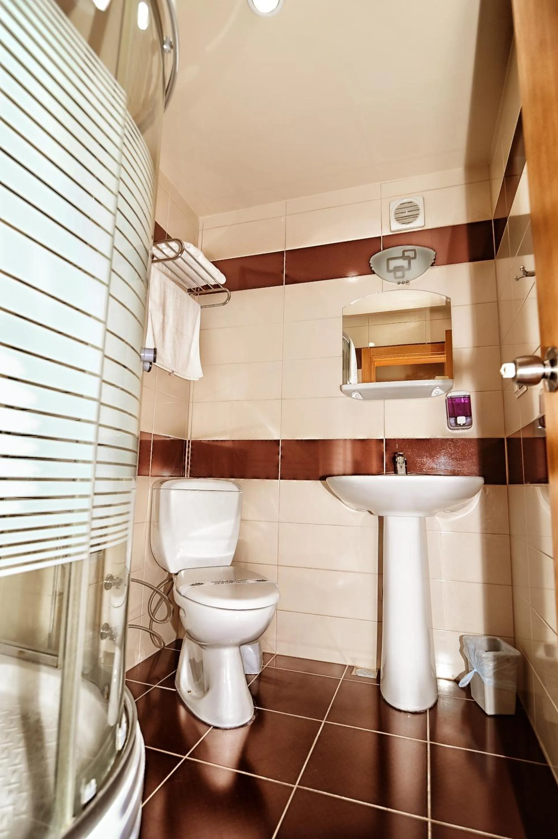 Bathroom in Serenti Hotel