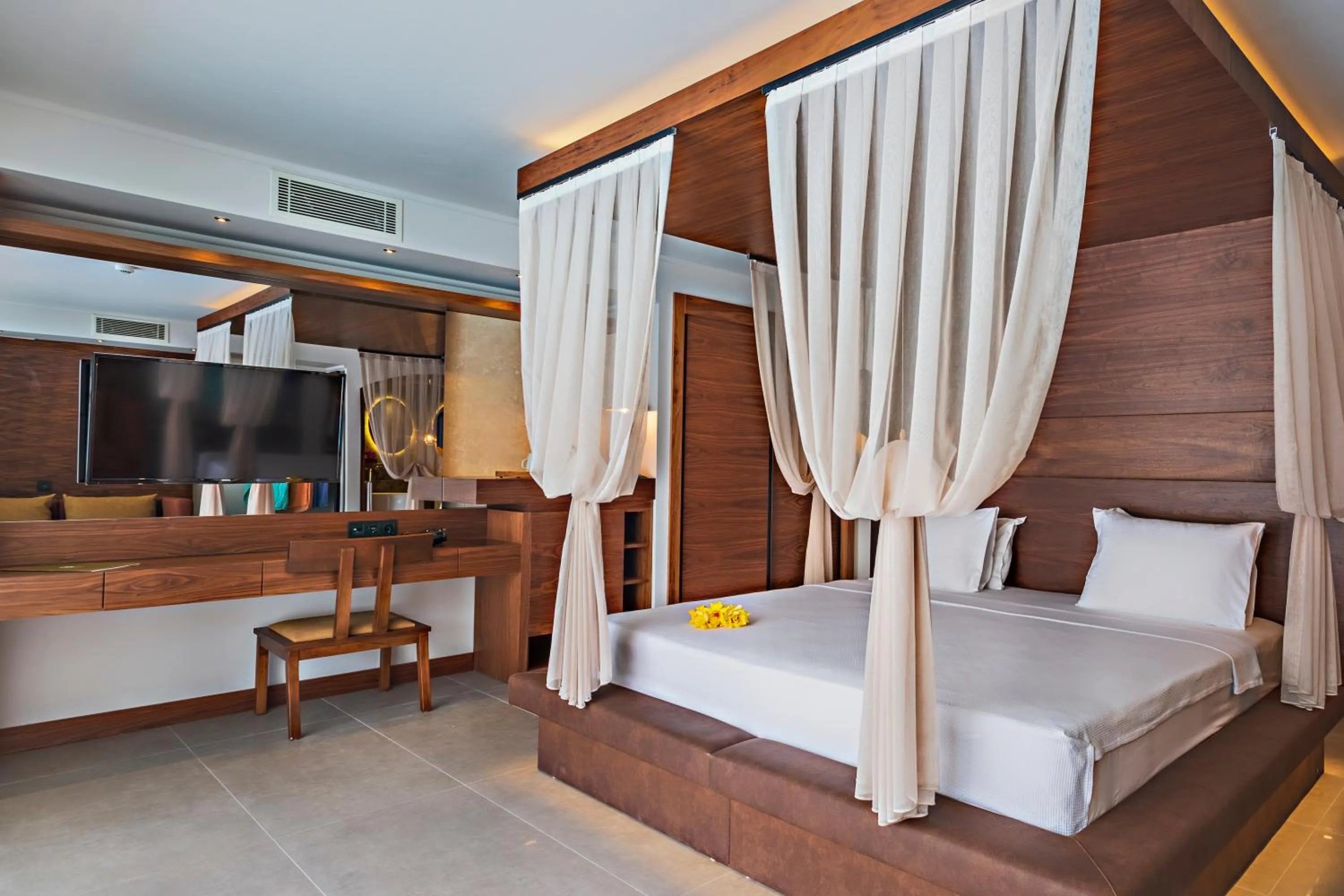 Bed in Orka Sunlife Resort Hotel and Aquapark