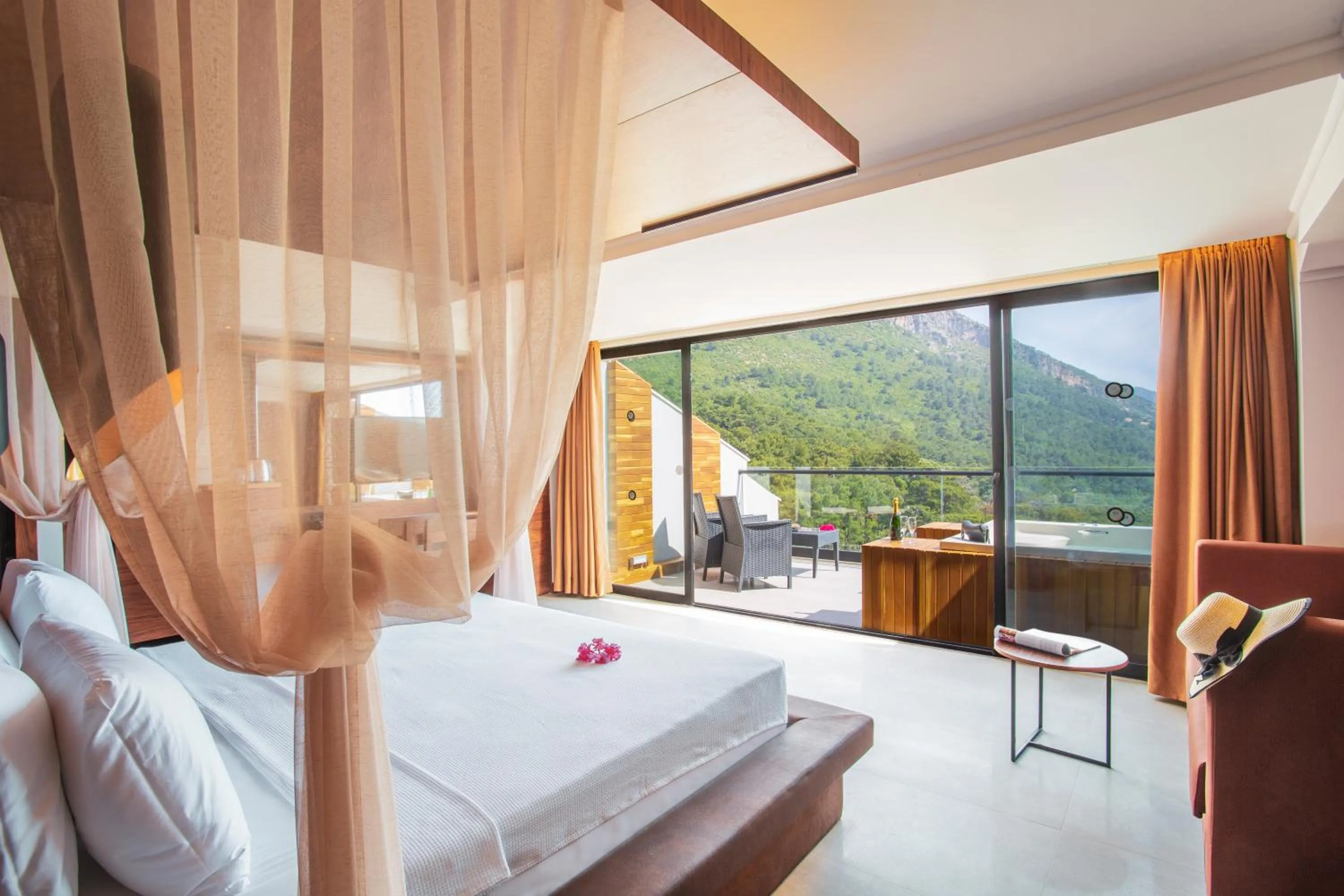 Bed in Orka Sunlife Resort Hotel and Aquapark