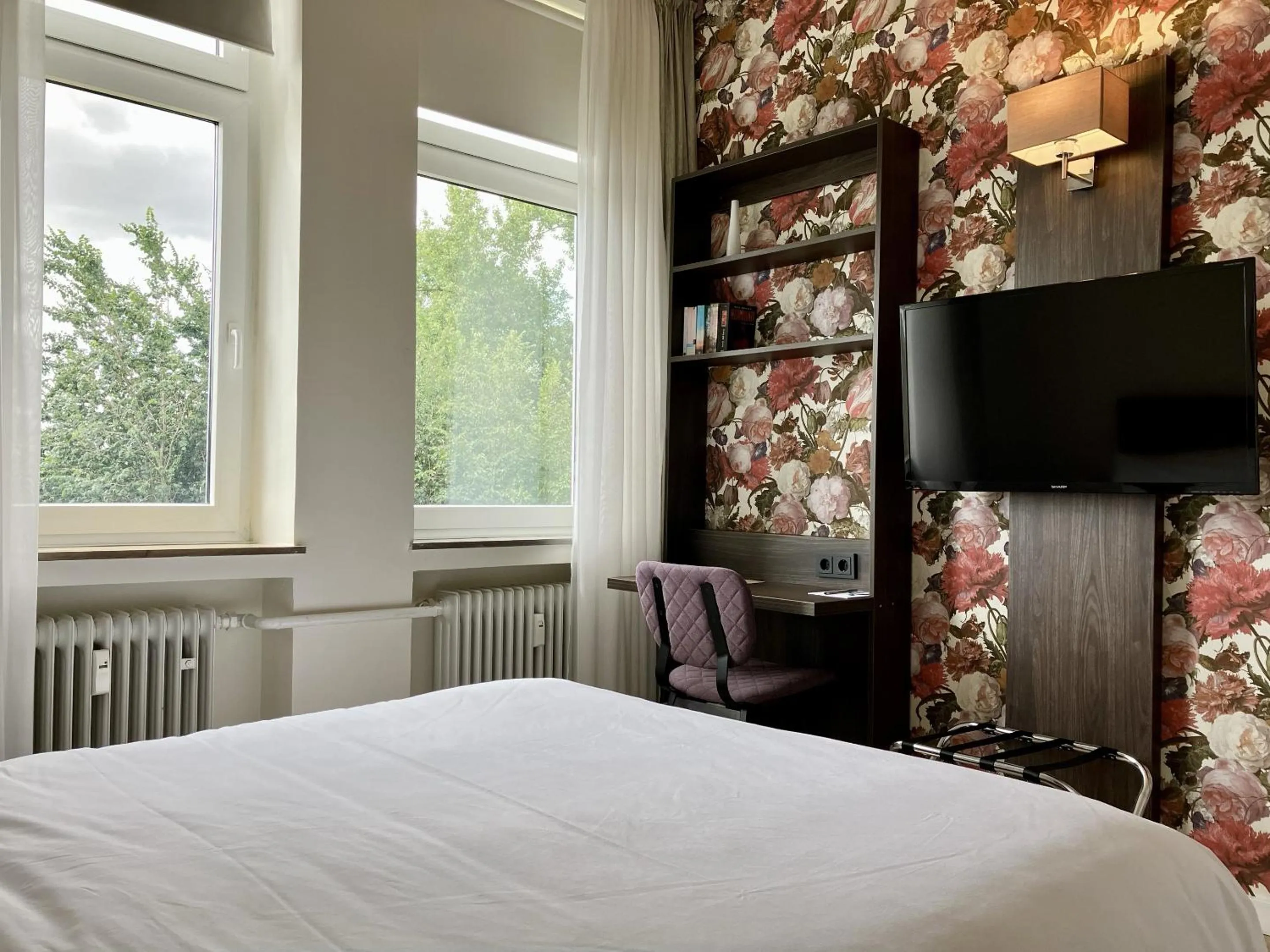 Bedroom, Bed in Hotel Fährhaus km734