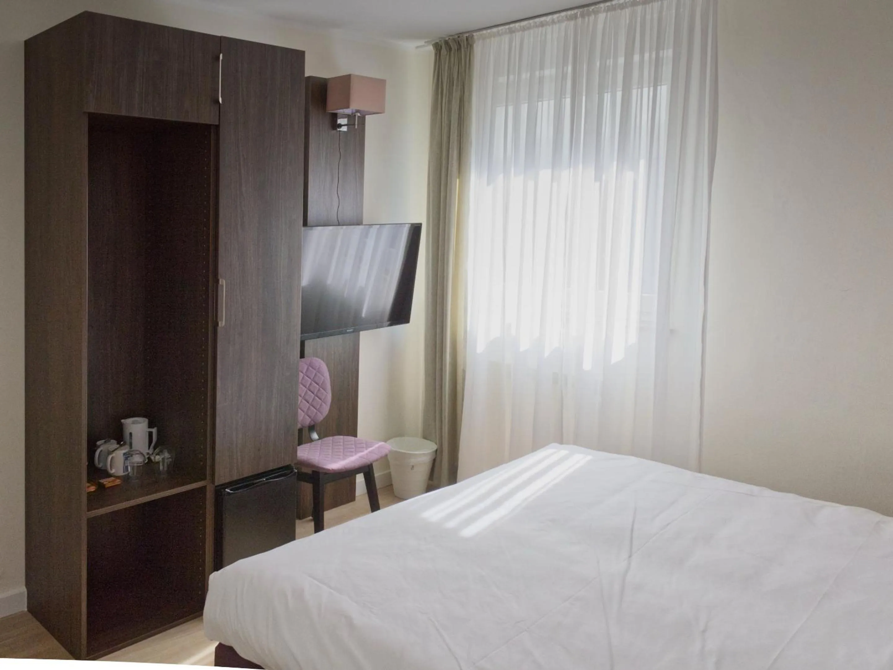 Bedroom, Bed in Hotel Fährhaus km734