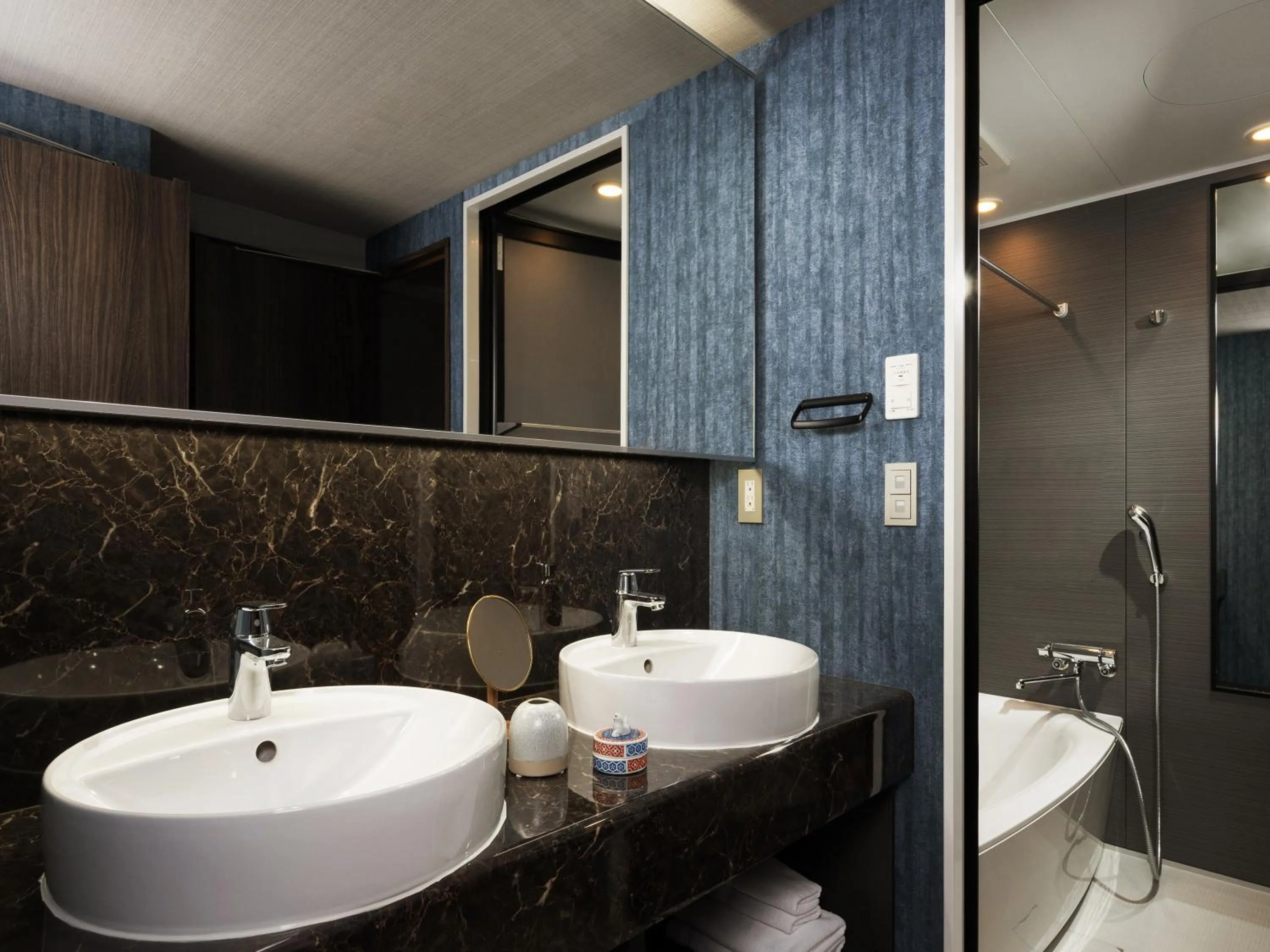 Photo of the whole room in MIMARU Osaka Shinsaibashi West