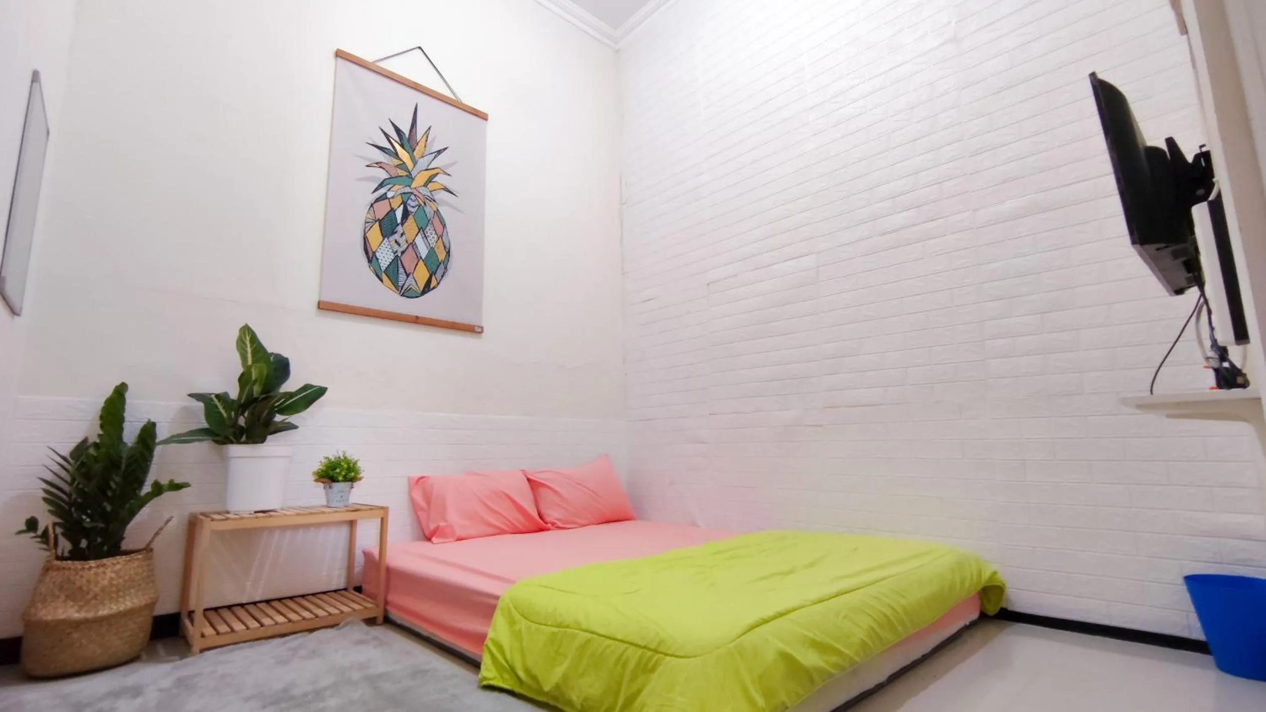 Bed in Surabaya Homey near ITS Syariah