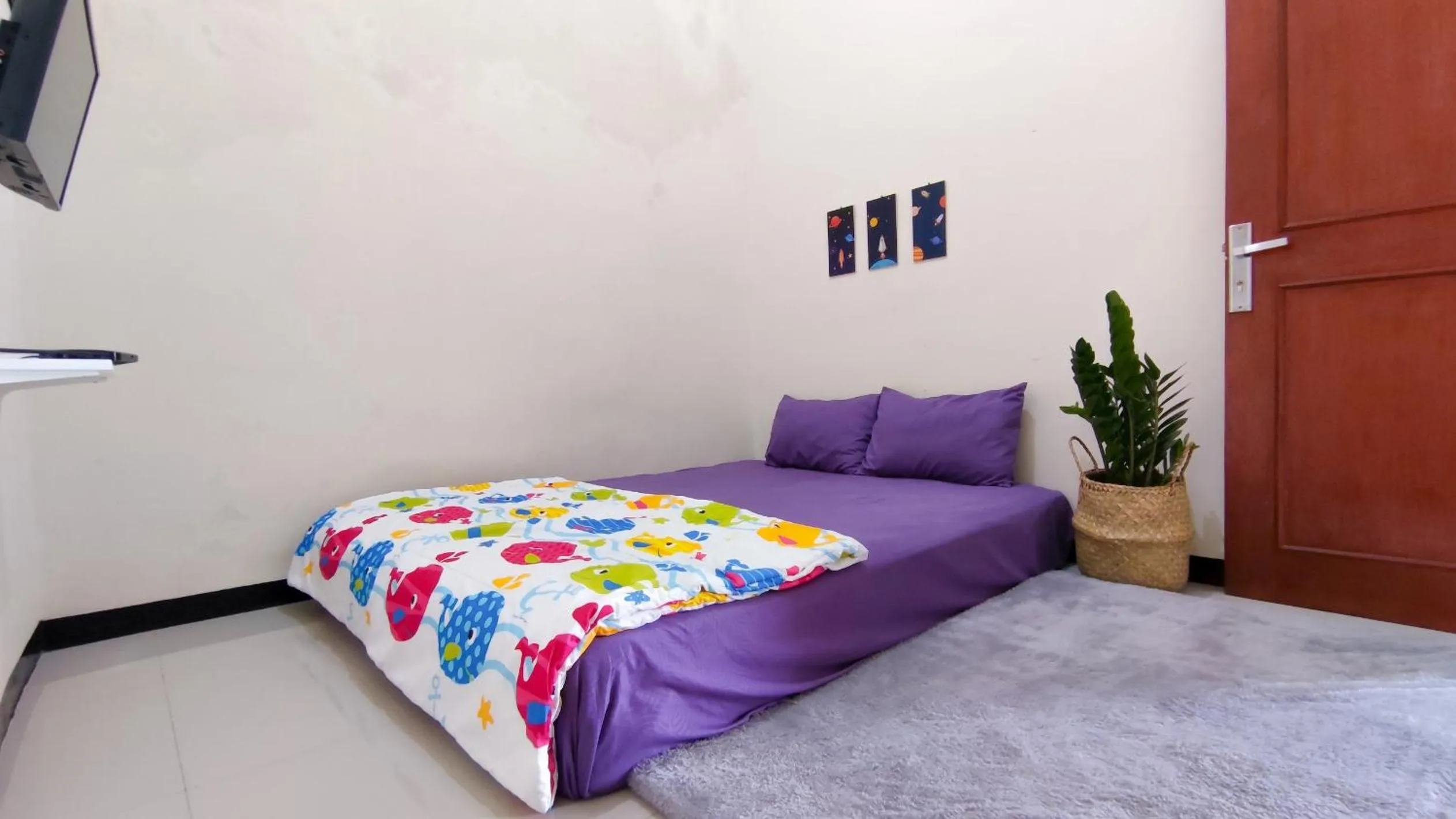 Bed in Surabaya Homey near ITS Syariah