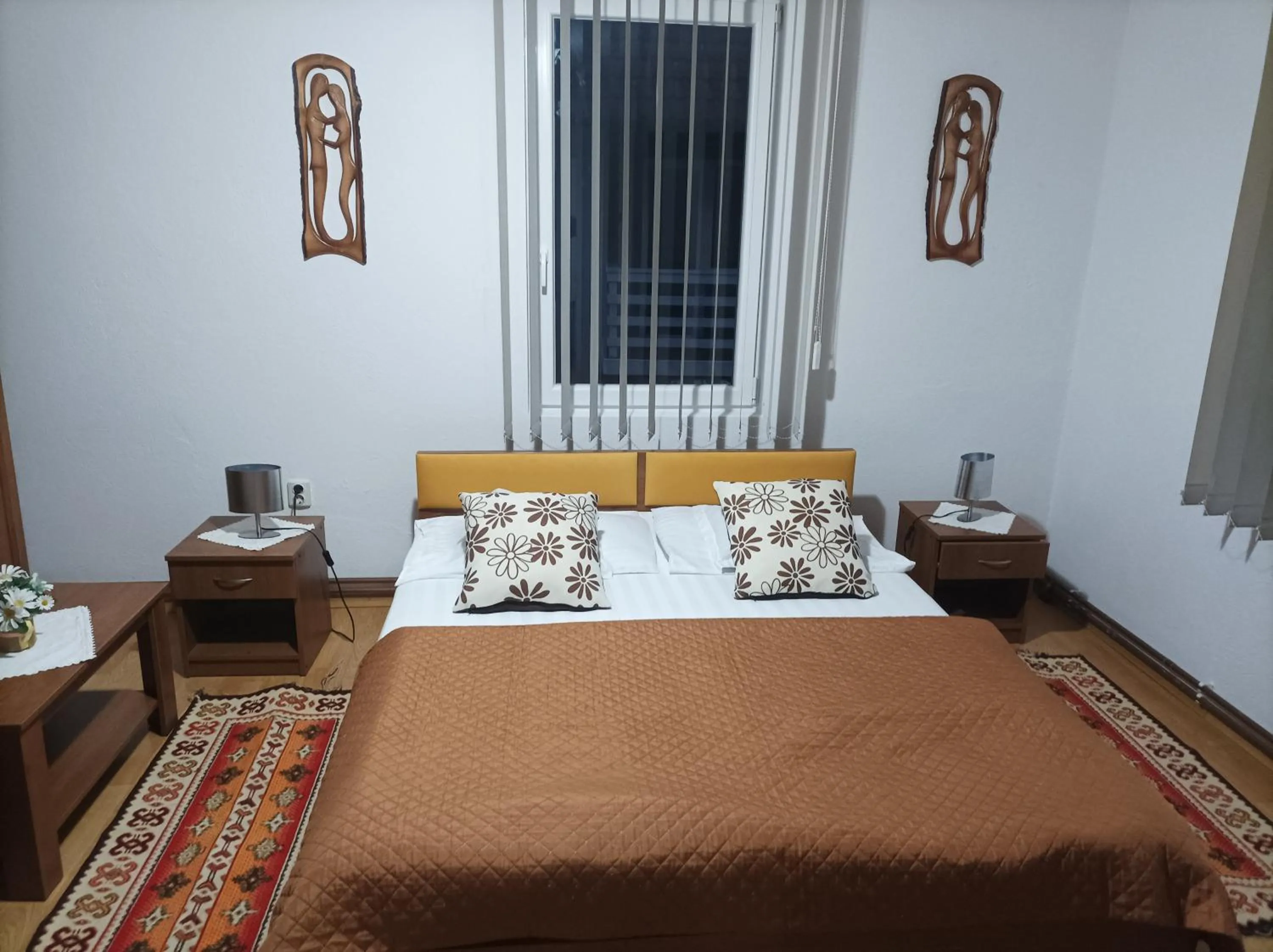 Bedroom, Bed in Zoltán & Erika Panzió Parajd