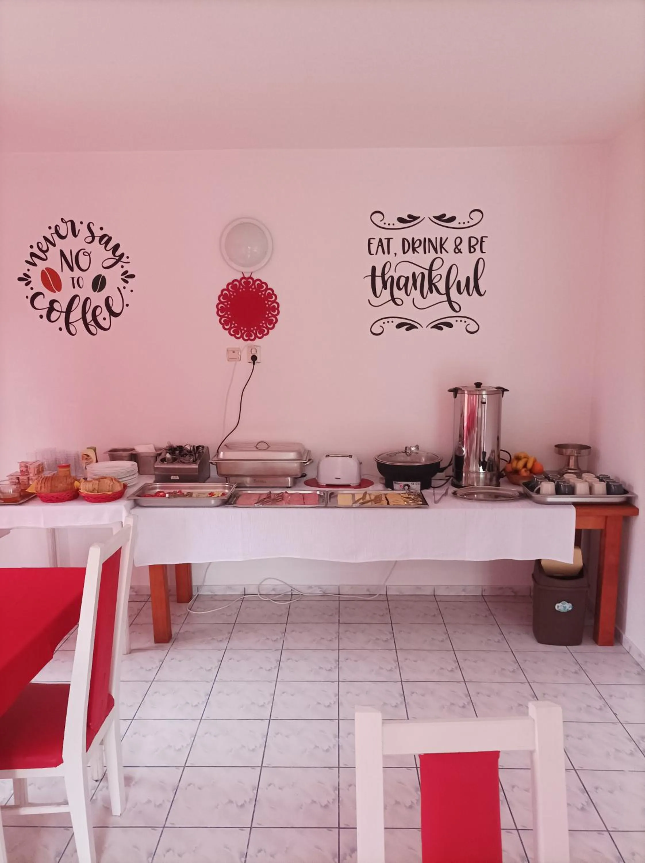 Restaurant/places to eat in Zoltán & Erika Panzió Parajd