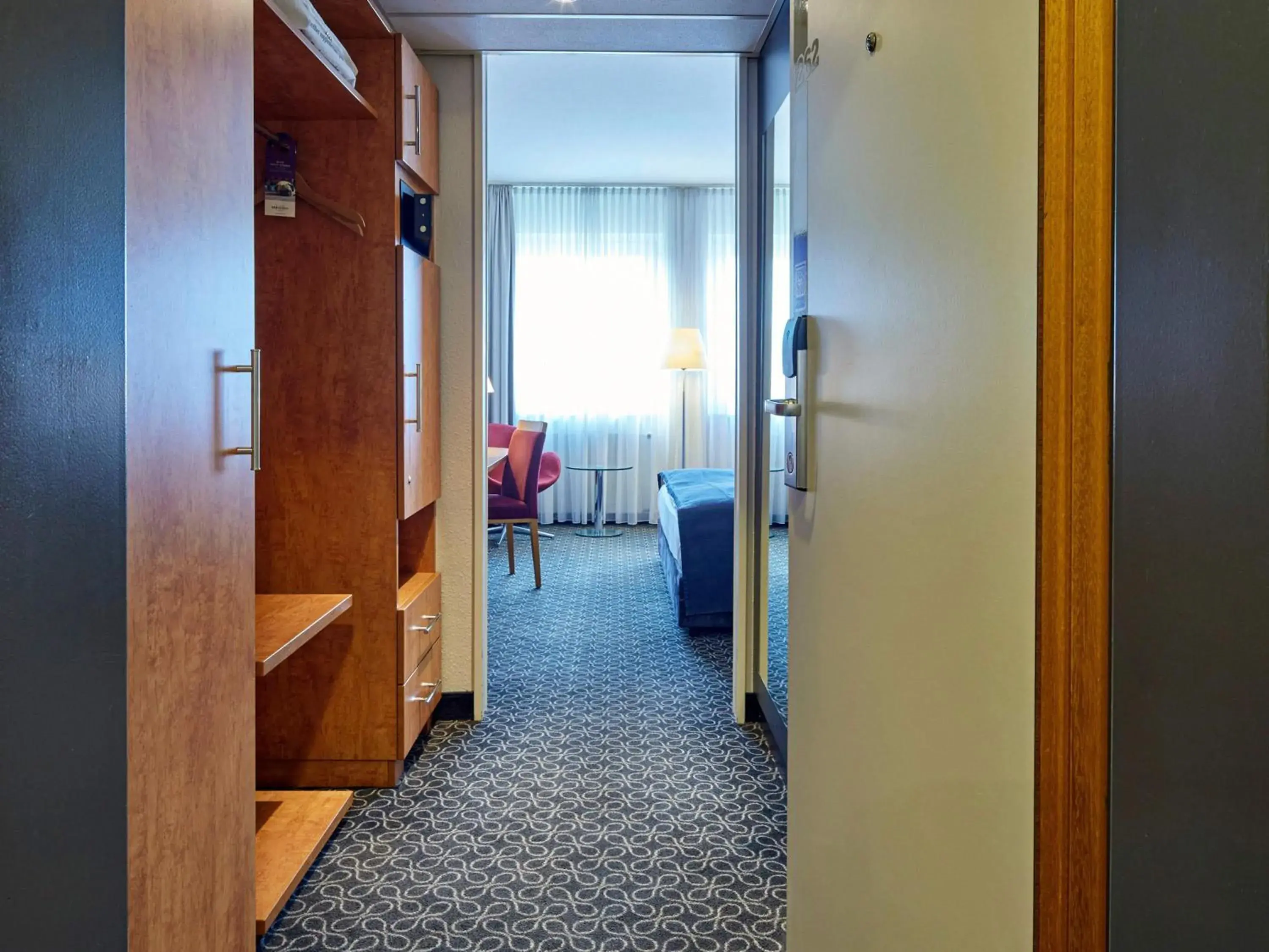 Standard King Room in Mercure Hotel Severinshof Köln City Standard King Room in Mercure Hotel Severinshof Köln City