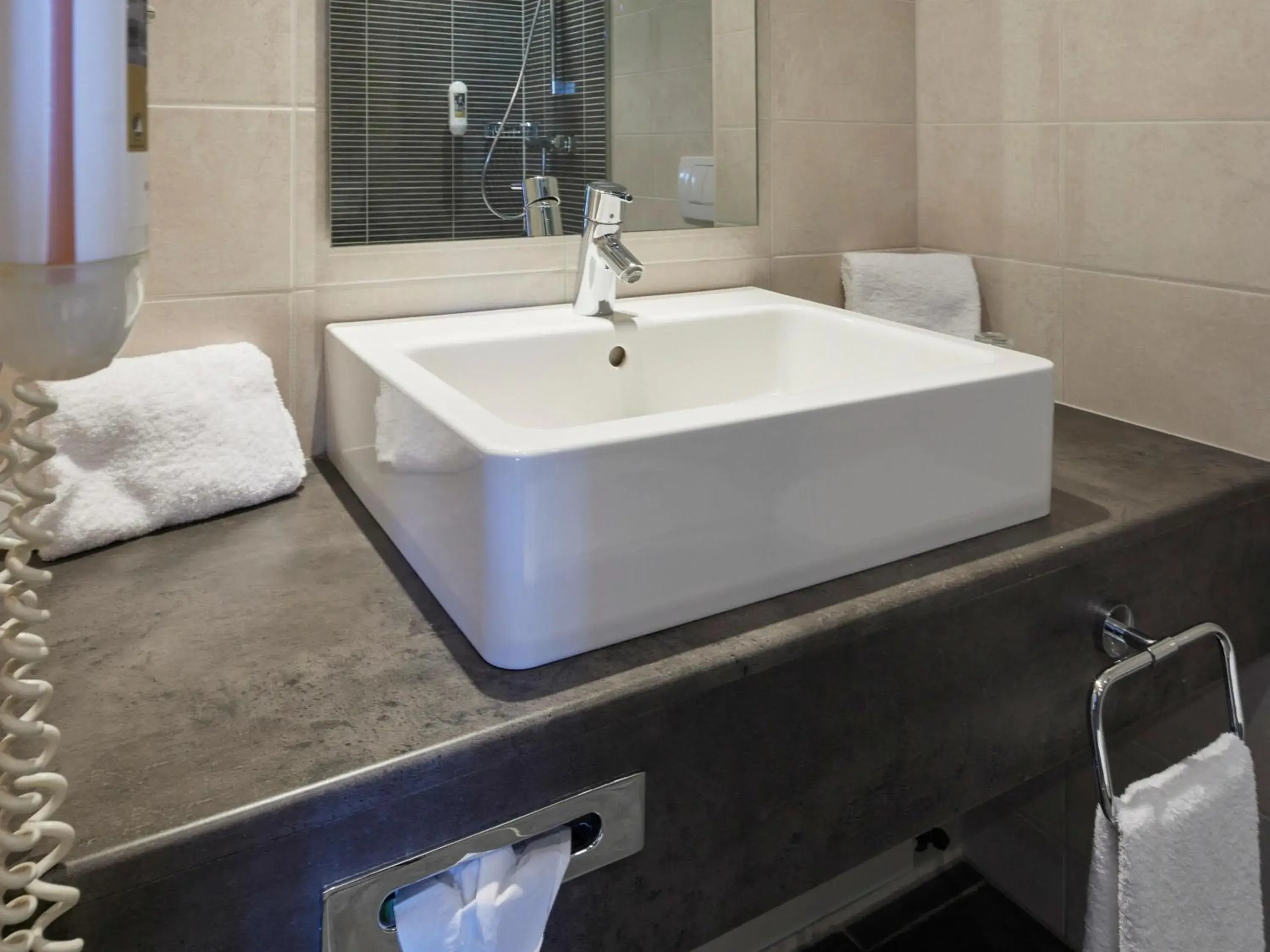 Bedroom in Mercure Hotel Severinshof Köln City Bedroom in Mercure Hotel Severinshof Köln City