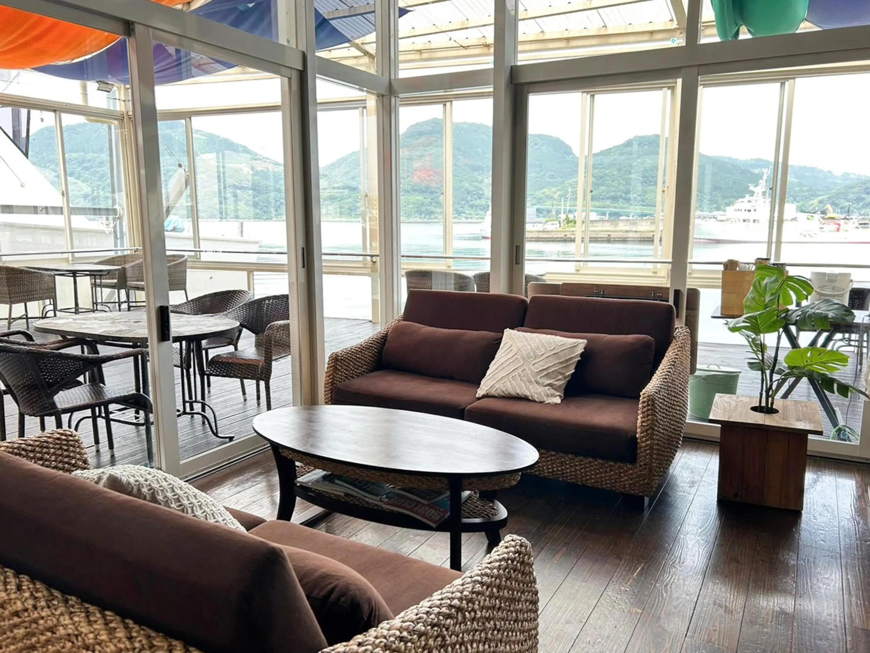 Restaurant/places to eat in Calm Lanai Harbor