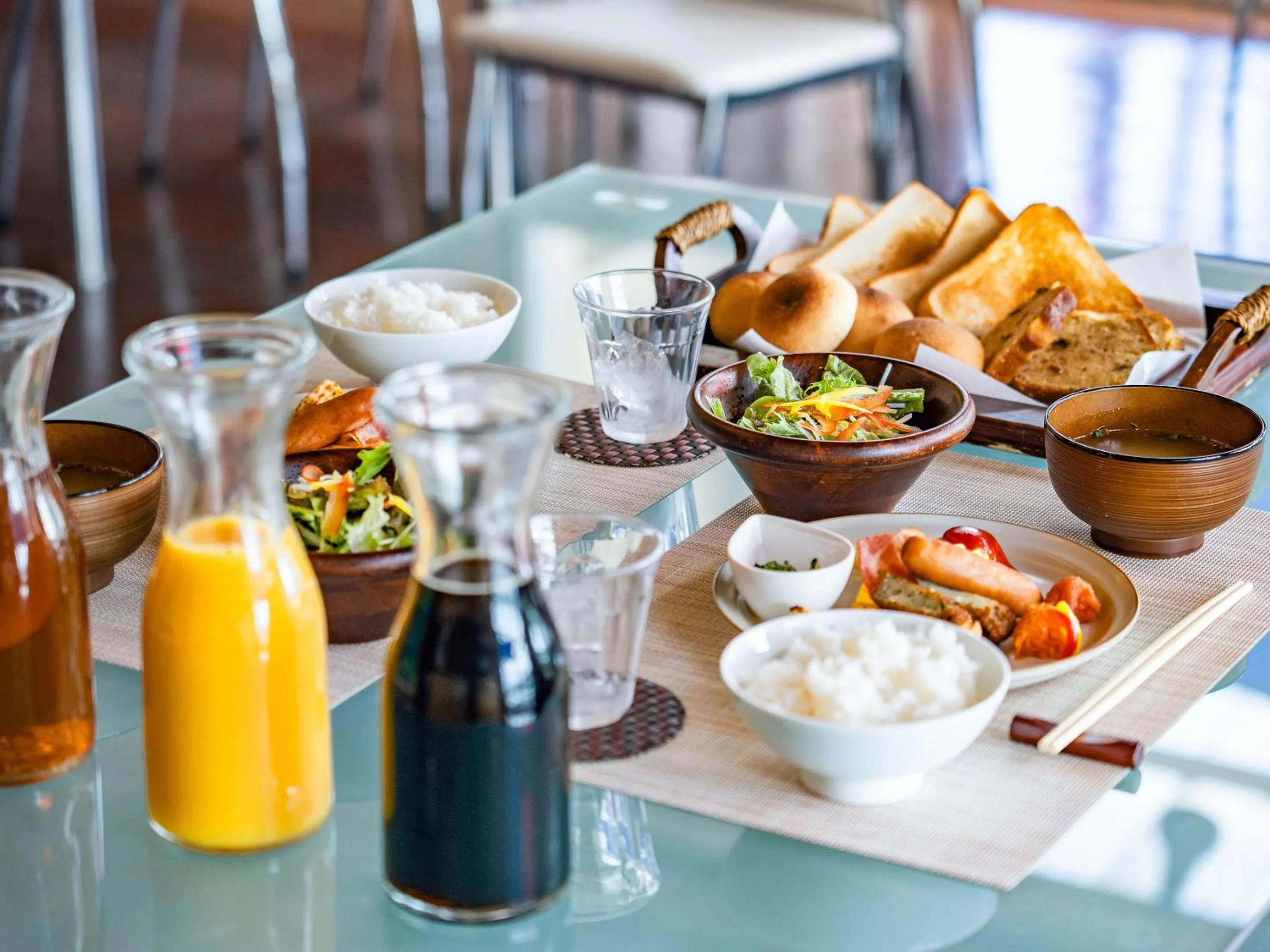 Breakfast in Calm Lanai Harbor