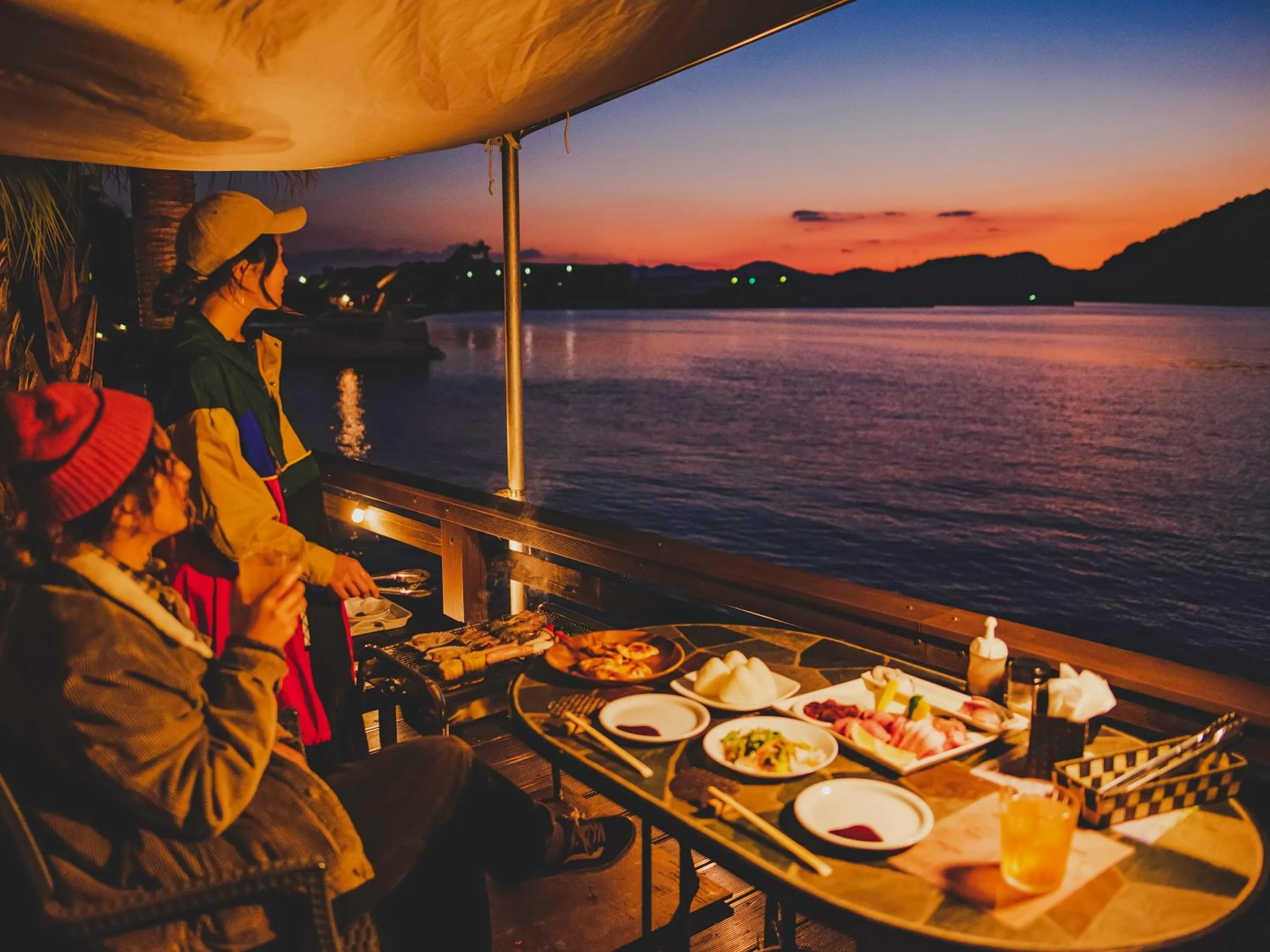 Dinner in Calm Lanai Harbor
