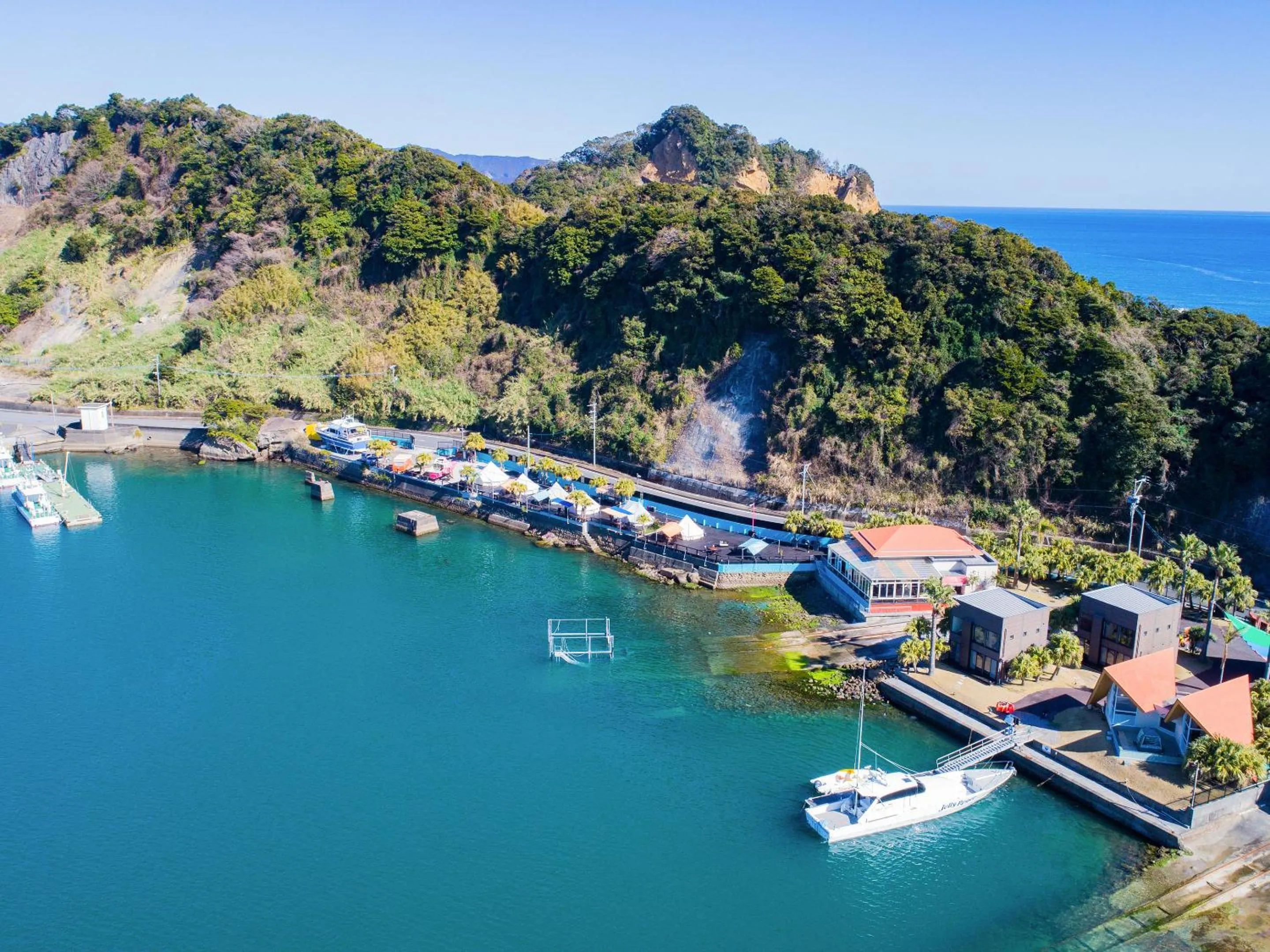 Property building in Calm Lanai Harbor