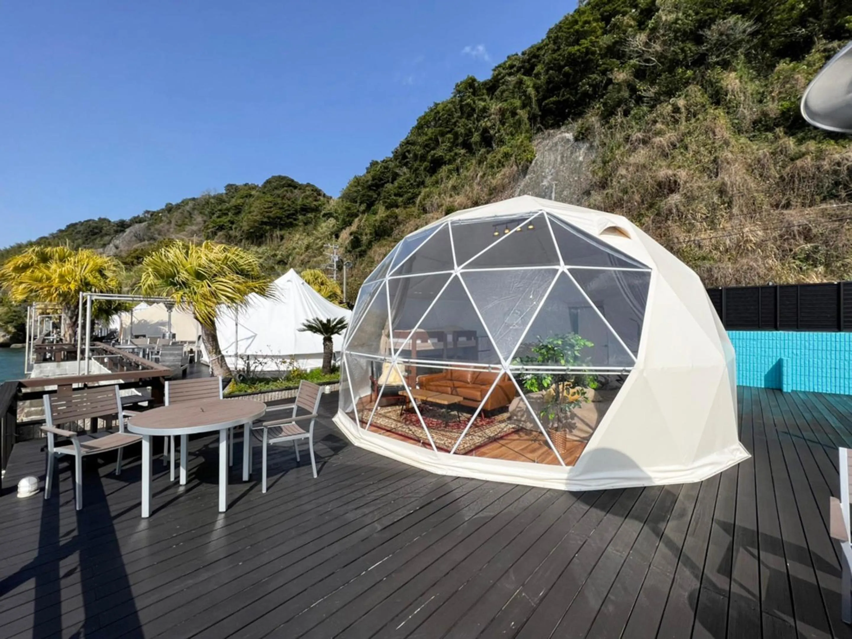 Property building in Calm Lanai Harbor