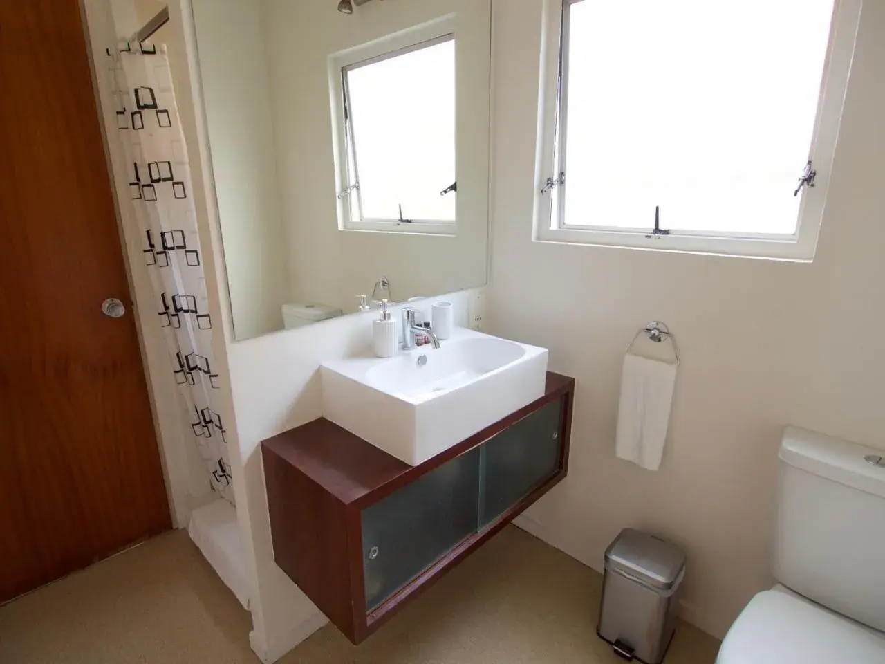 Bathroom in Mt Albert Motor Lodge