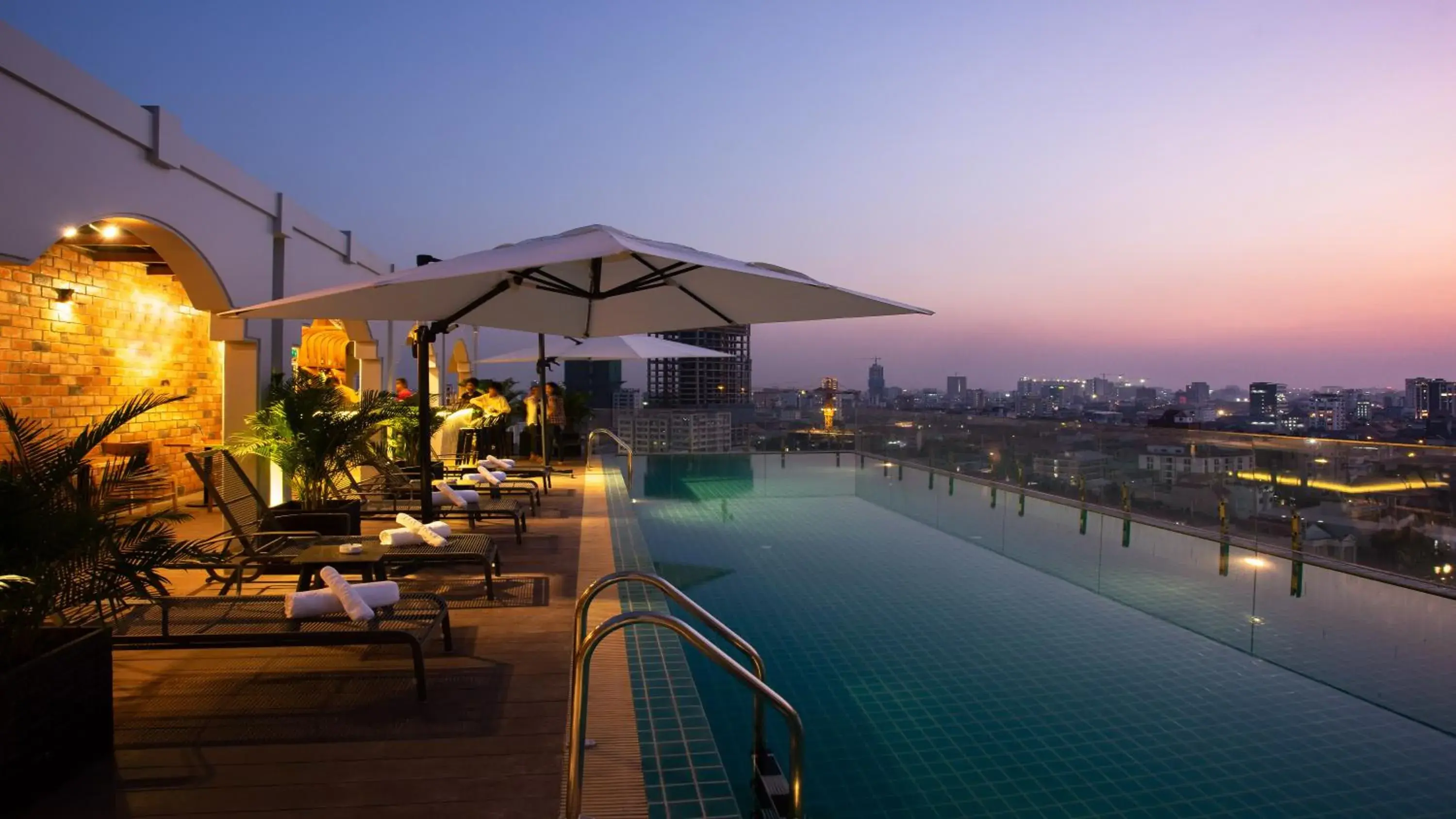 Swimming pool in TK VIEW HOTEL & APARTMENT Swimming pool in TK VIEW HOTEL & APARTMENT