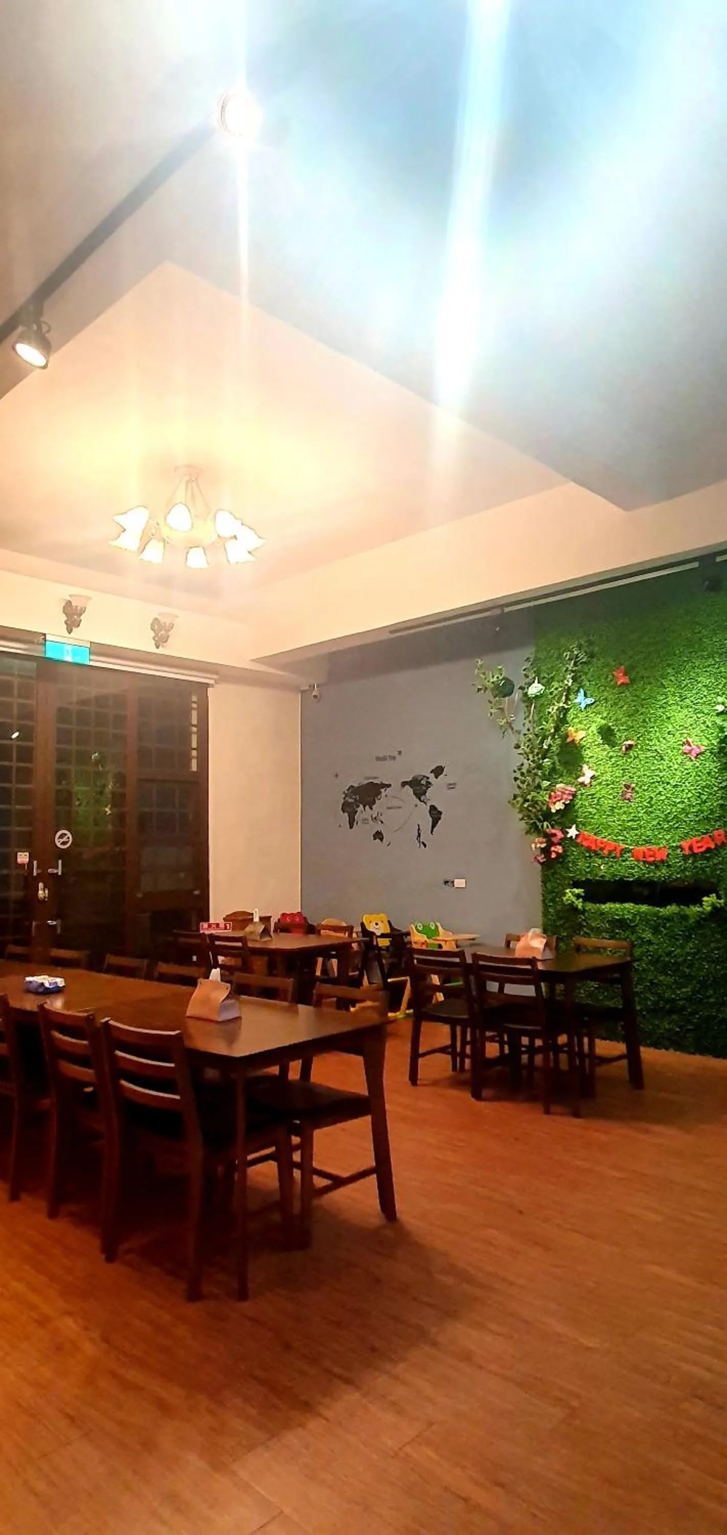 Restaurant/places to eat in On One Side Homestay