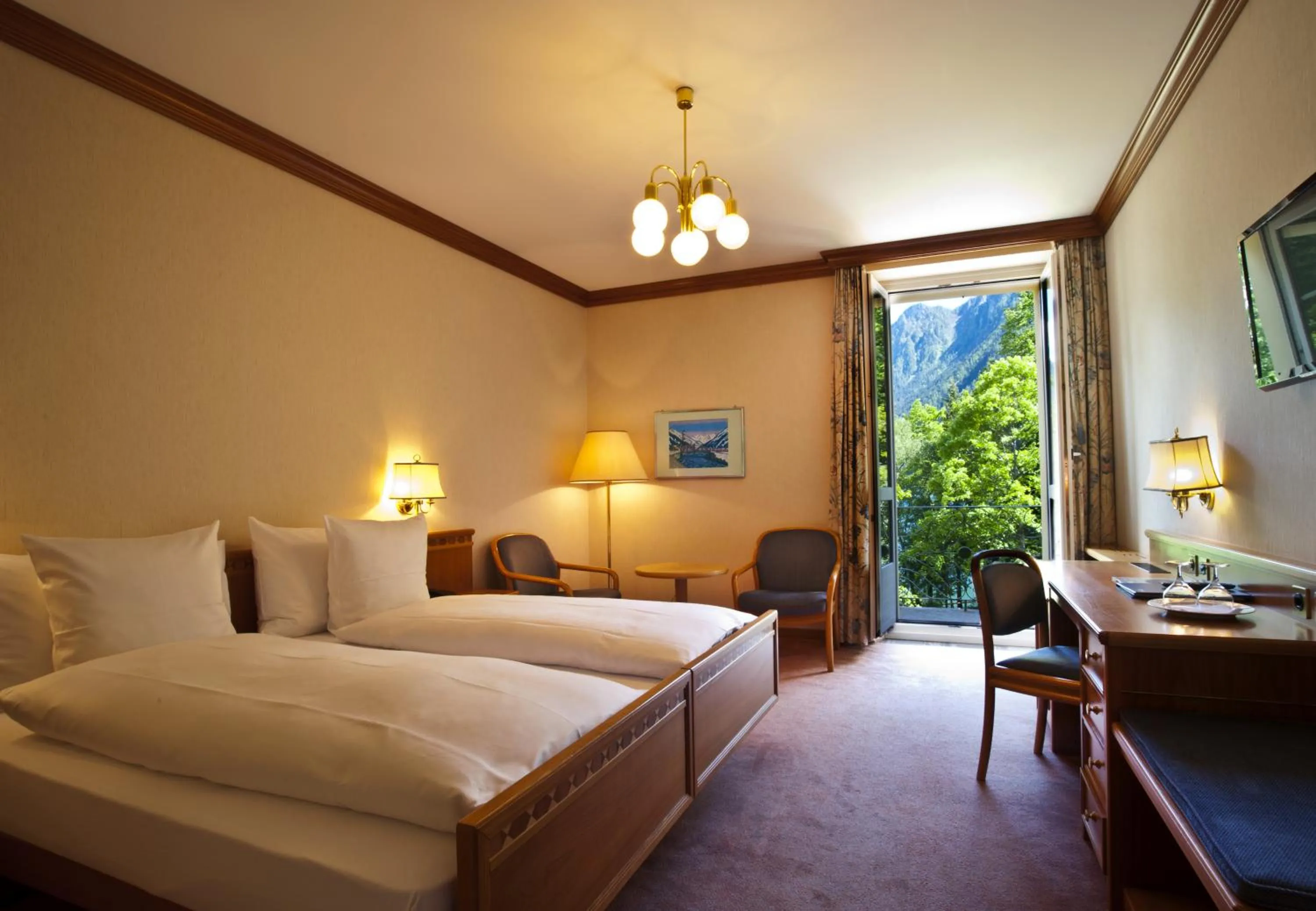 Deluxe Double or Twin Room with Lake View in Hotel Le Prese