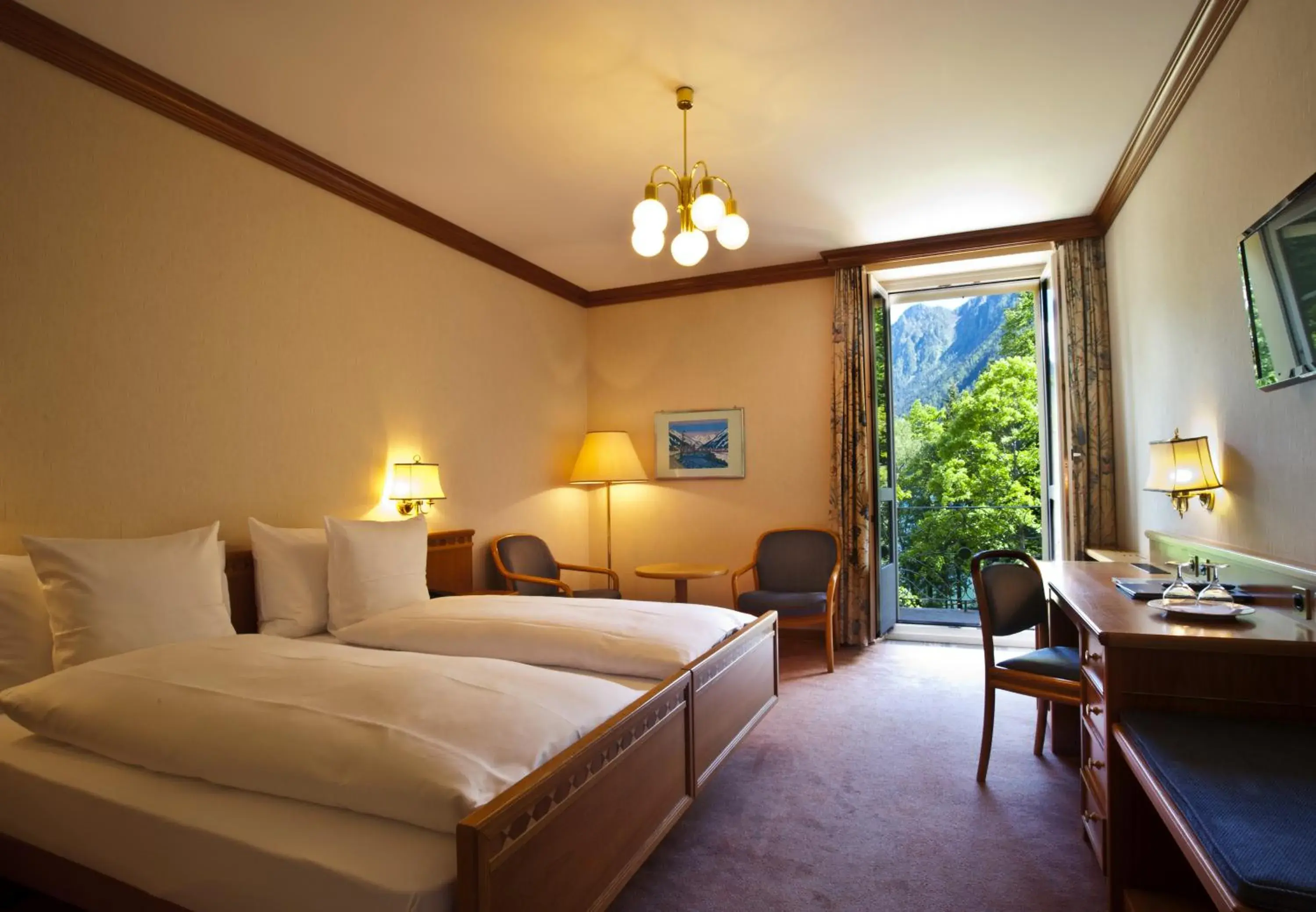 Deluxe Double or Twin Room with Lake View in Hotel Le Prese Deluxe Double or Twin Room with Lake View in Hotel Le Prese